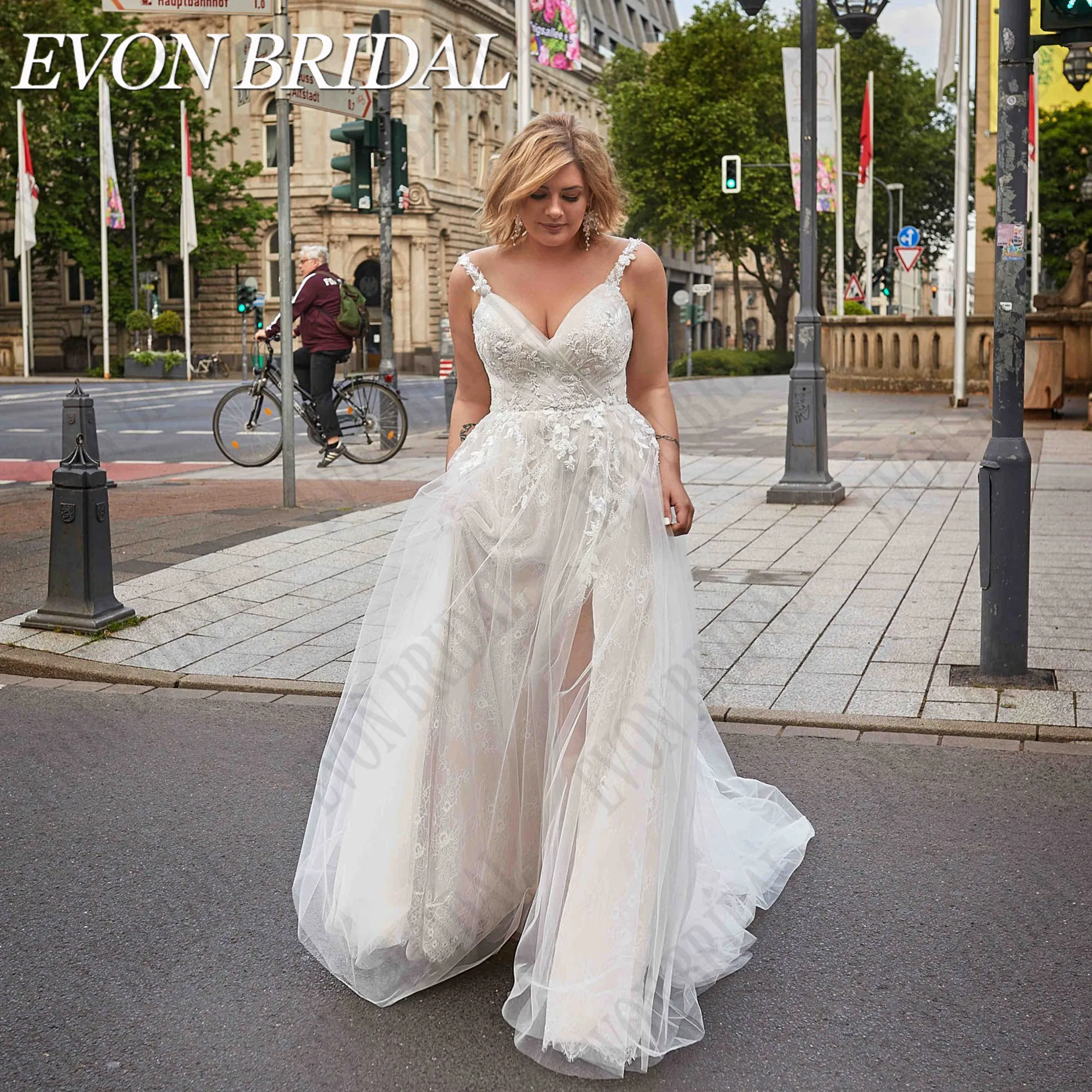 EVON BRIDAL kant spaghettibandjes trouwjurken voor grote maten vrouw A-lijn V-hals applique rugloze tule burgerlijke bruidsjurkenEVON BRIDAL Kant Spaghetti Straps Bruidsjurken Voor Plus Size Vrouw A-Lijn V-hals Appliqu