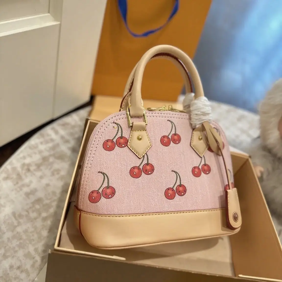 

2025 Новая изысканная модная универсальная высококачественная простая и удобная модная женская сумка HL66