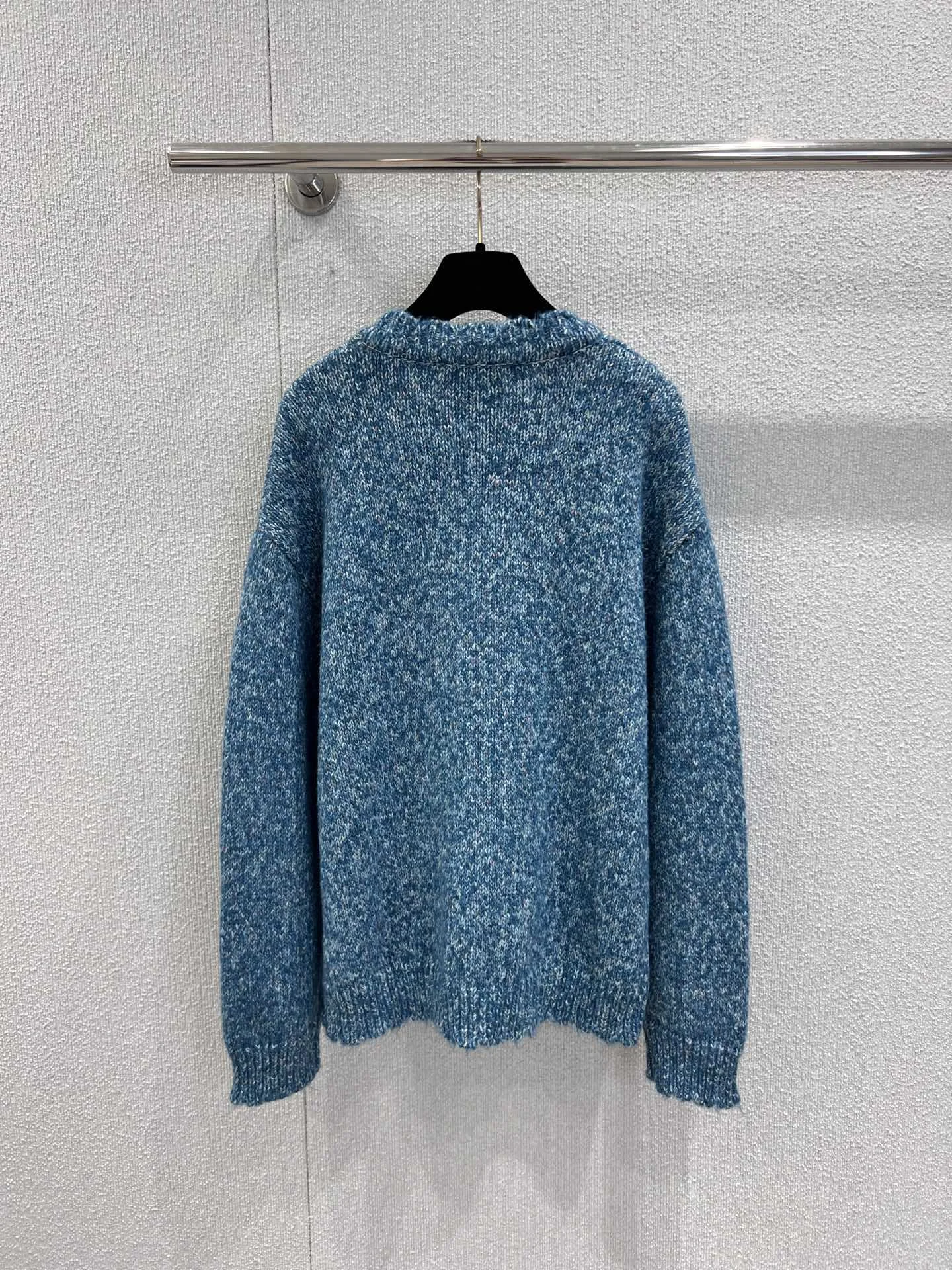 

Stylish Blue Knitted Sweater, Oversized Design for Trendy Fall & Winter Outfits