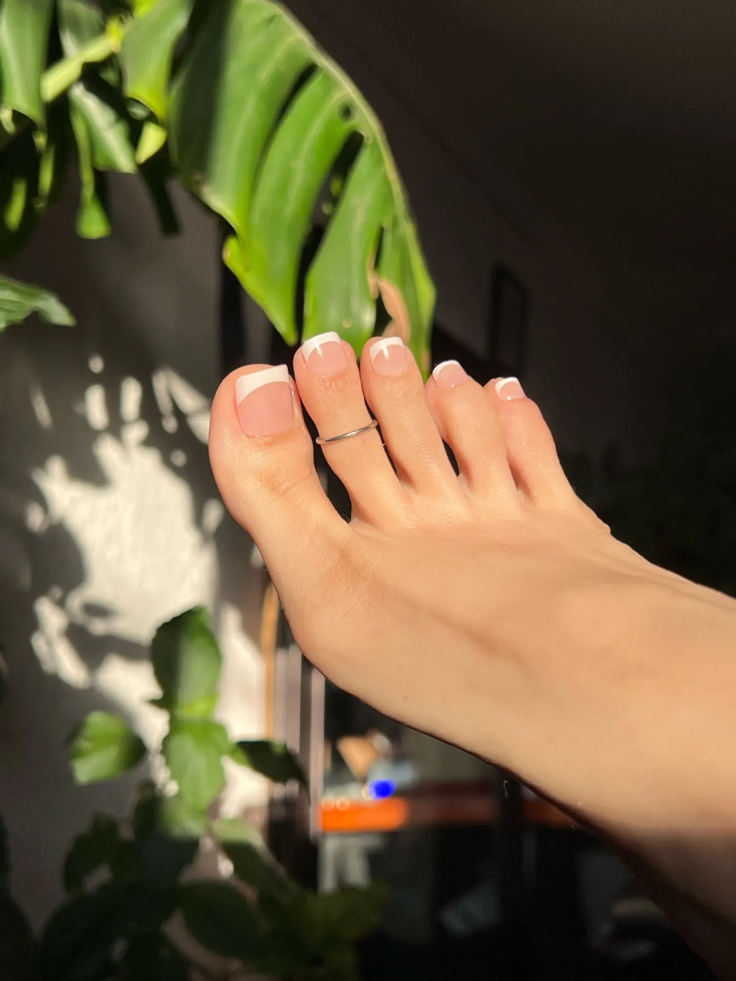 120Pcs Glossy Nude Pink French Press-On-Toenail Set 1*Box Short French Square Fake Toe Nails Solid-Color Manicure Toenails Tips photo review