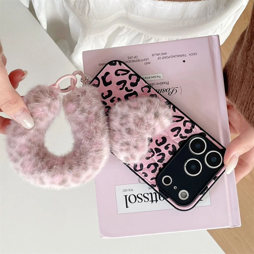 iPhone 17 Pro/13/14/15/16 Pro Max対応 新型高級レザー製プラッシュハート型ストラップ付き落下防止バージョン