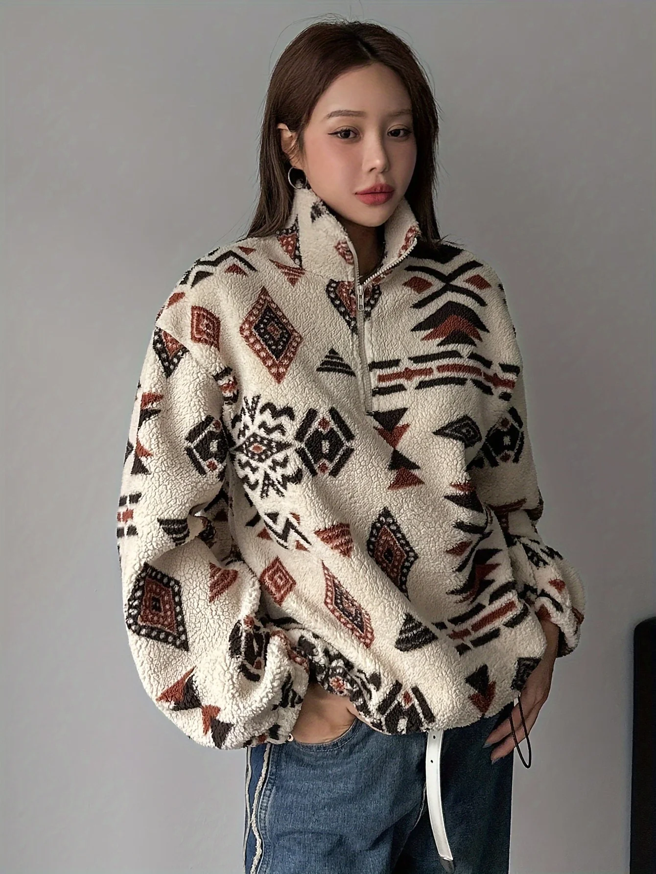 Sudadera Elegante para Mujer con Cierre en el Cuello, Diseño Peludo, Cómoda, Moderna y Casual