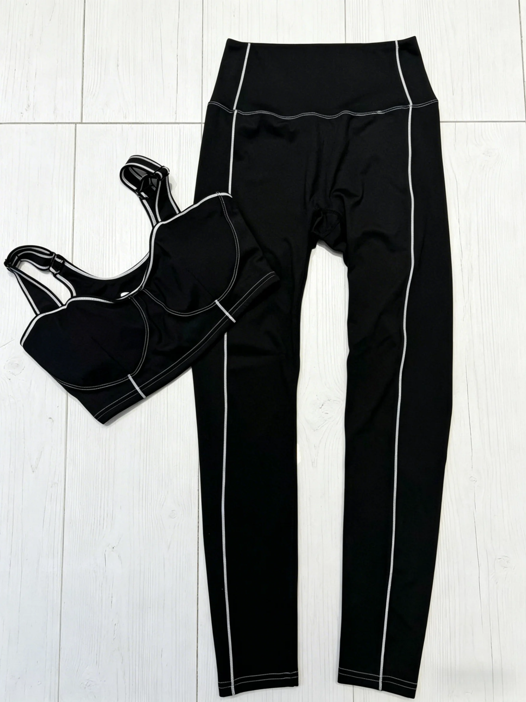 

2026 New Women's Yoga Set Size M L Comfortable and Slim-Fit Code37
