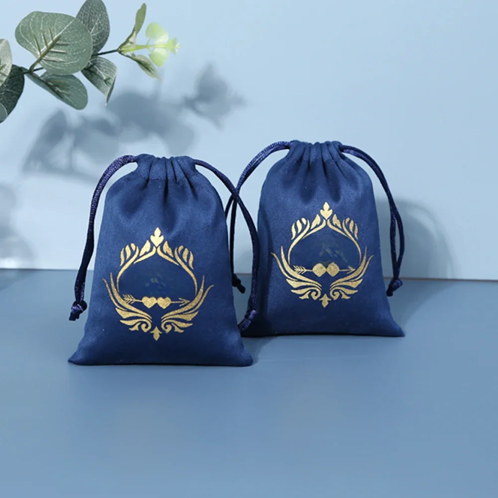 100 sztuk hurtowych, personalizowanych woreczków ze sznurkiem z nadrukiem logo, aksamitne woreczki do pakowania biżuterii, pierścionków, kolczyków, bransoletek, tarota, flanelowe woreczki na prezenty. — zdjęcie 2