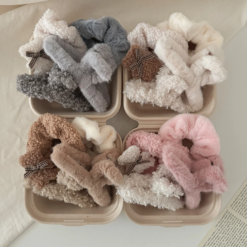 [G-DOKKAEBI] (5-piece set) Winter fur hair clip + pigtail hair tie snap mini hair pin ribbon up half hair half tied