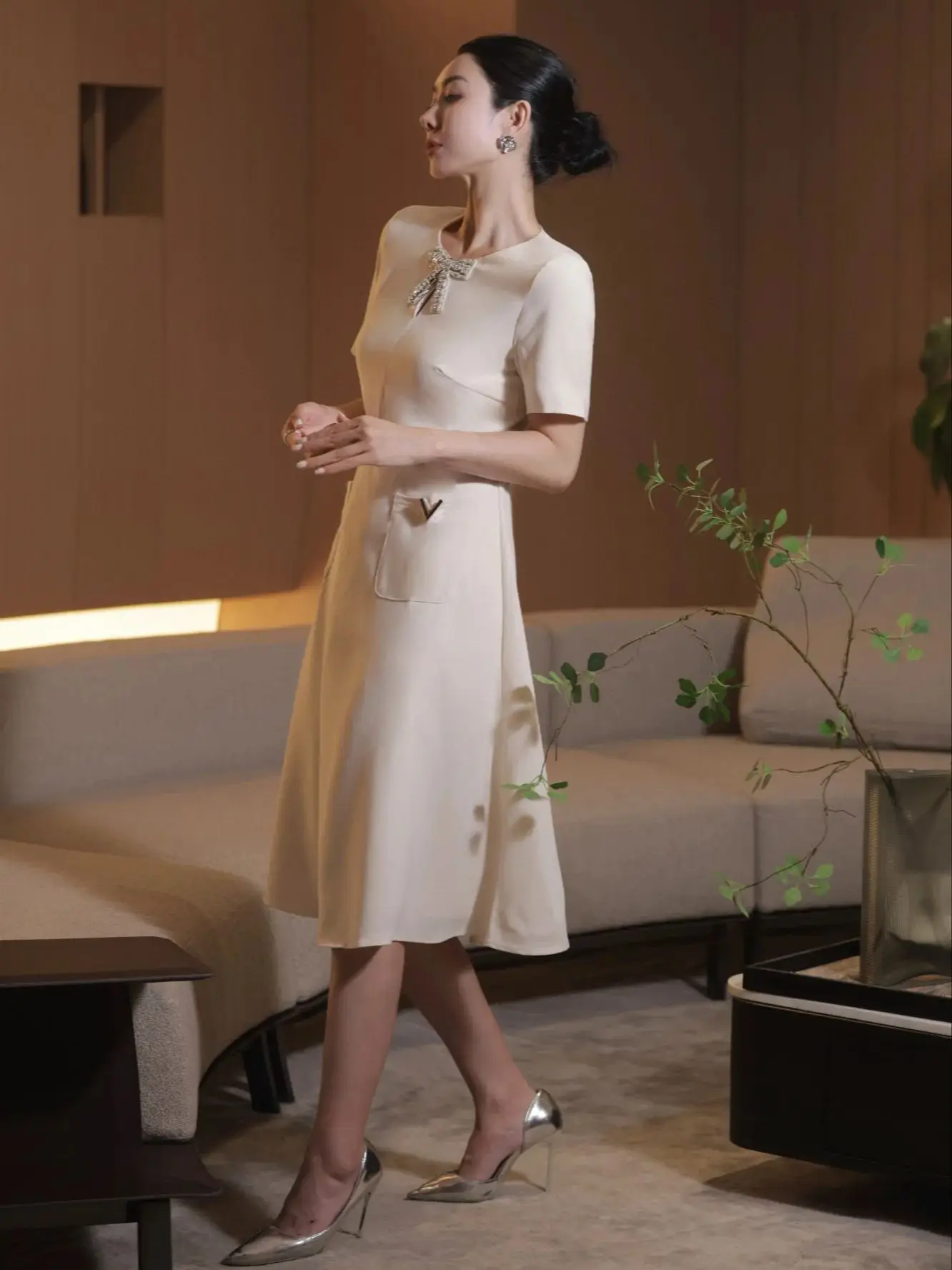 

Elegant lady style women's exquisitely trimmed waist tailored dress with belt