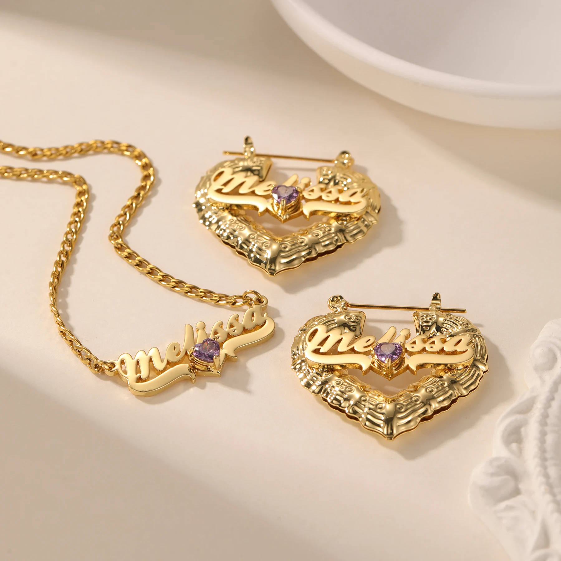 Zciti طقم مجوهرات اسم شخصي على شكل قلب الماس نمط 18 كيلو مطلية بالذهب قلادة أقراط هدايا عيد الحب لها