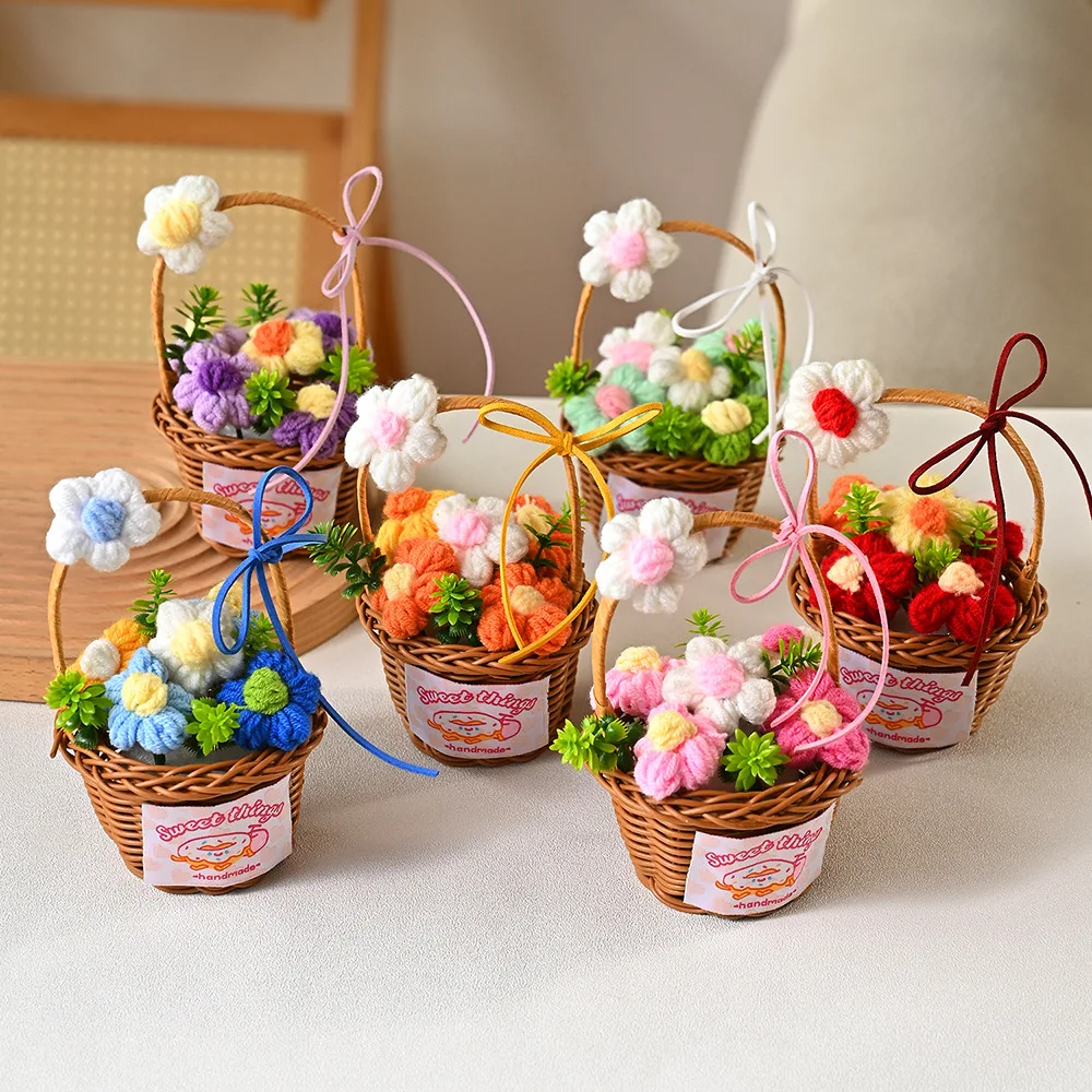 Cesta de Flores de Crochet - Flores Artificiales Hechas a Mano, Decoración Boho para el Hogar/Escritorio, Regalo Perfecto para el Día de la Madre, Graduación, Agradecimiento