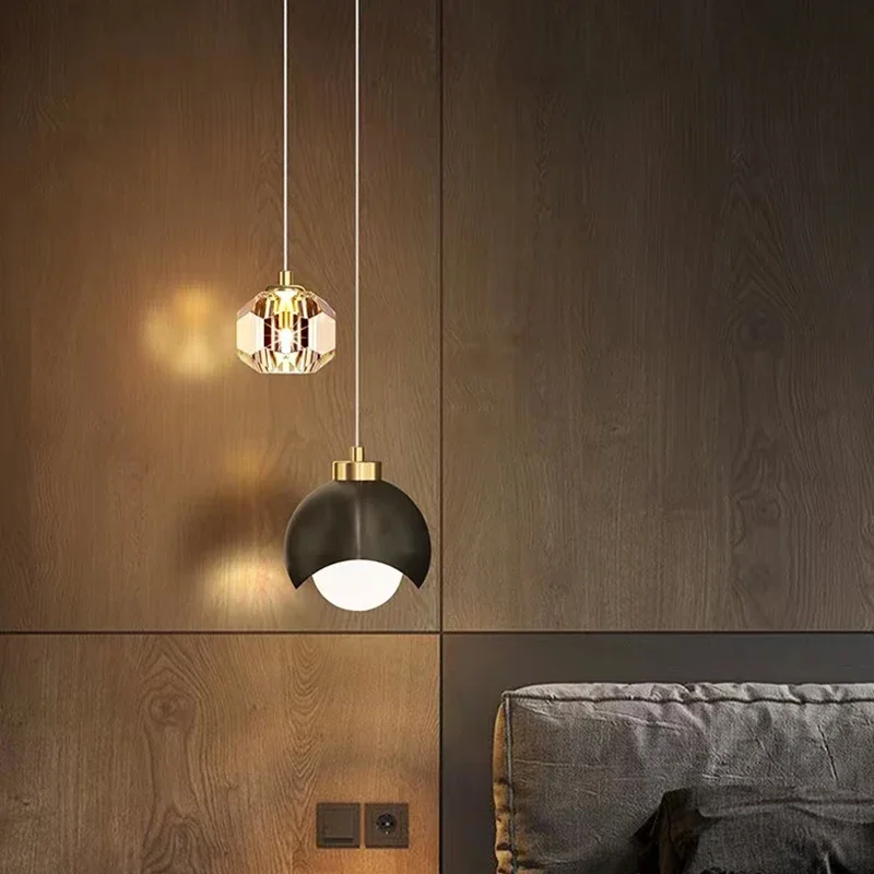 Nowoczesna prosta kryształowa lampa wisząca Luksusowa lampka nocna do sypialni Nordic Minimalistyczna długa linia Salon Wystrój domu — 2