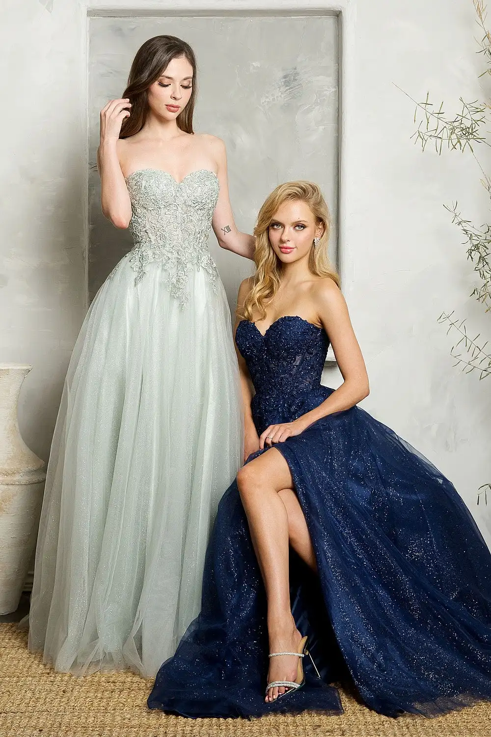 Tulle Sweetheart Sparkly Prom Dresses With Split Lace Appliques Sheer Corset Evening Gowns A-line Long Sleeveless Ball Gowns