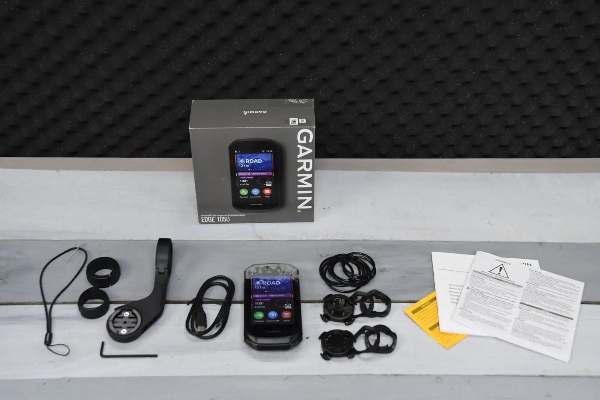 

BRAND NEW Garmin Edge 1050®, Premium Cycling Computer, Vivid Color Touchscreen Display, Built-in Speaker, Advanced Training