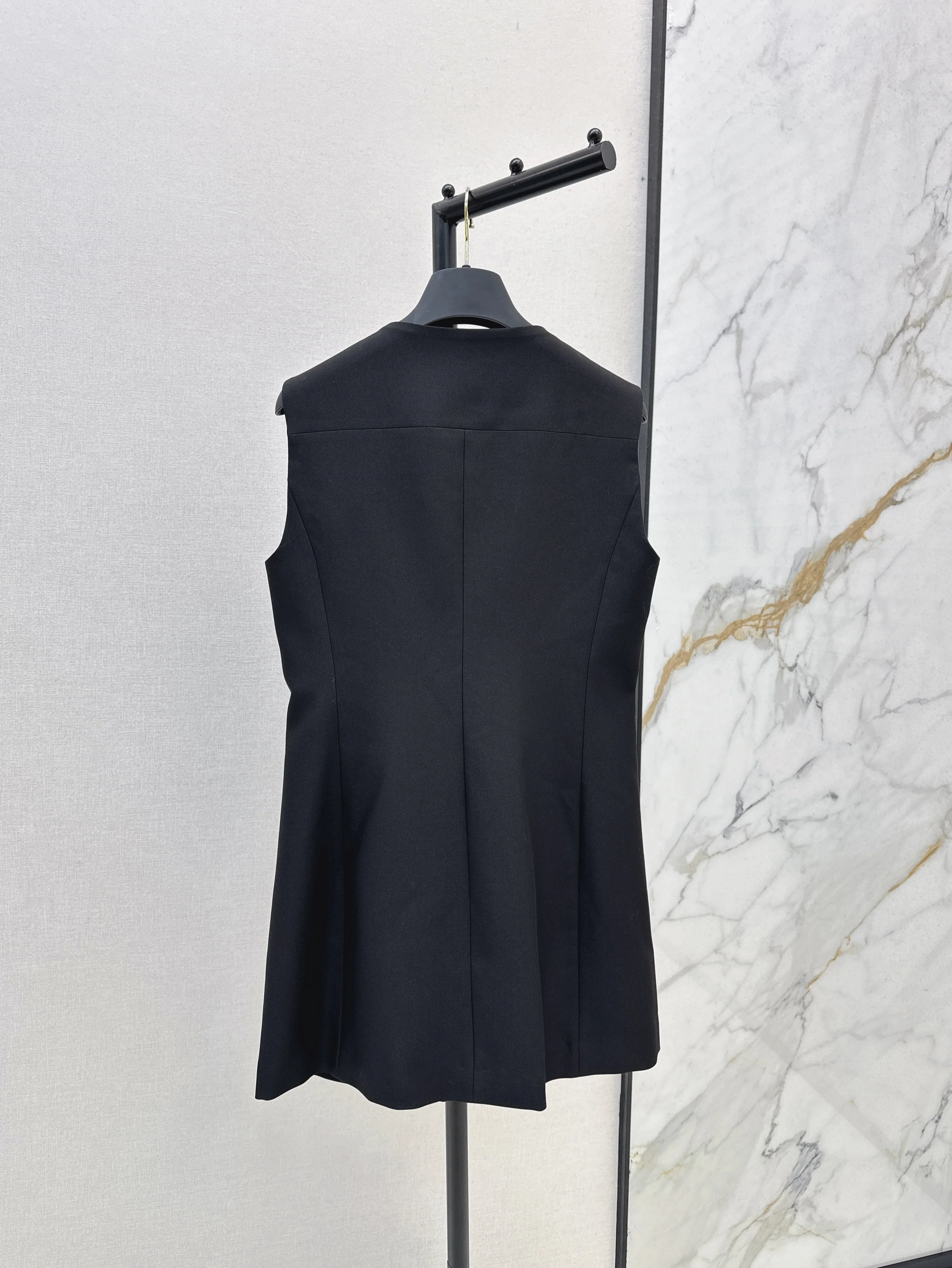 

2025 New Dress Sleeveless Solid Polyester Zippers O-neck Buttons Fashionable Versatile Slimming Figure-hugging Spring Summer