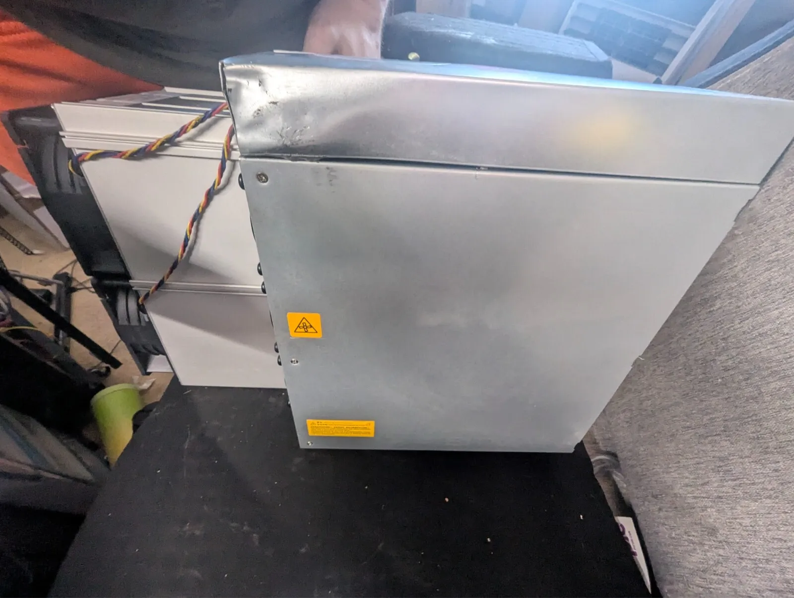 

TT BUY NOW New Bitmain Antminer Z15 Pro - Cosmetic Blemish & Slow Fan- 840KSol/s