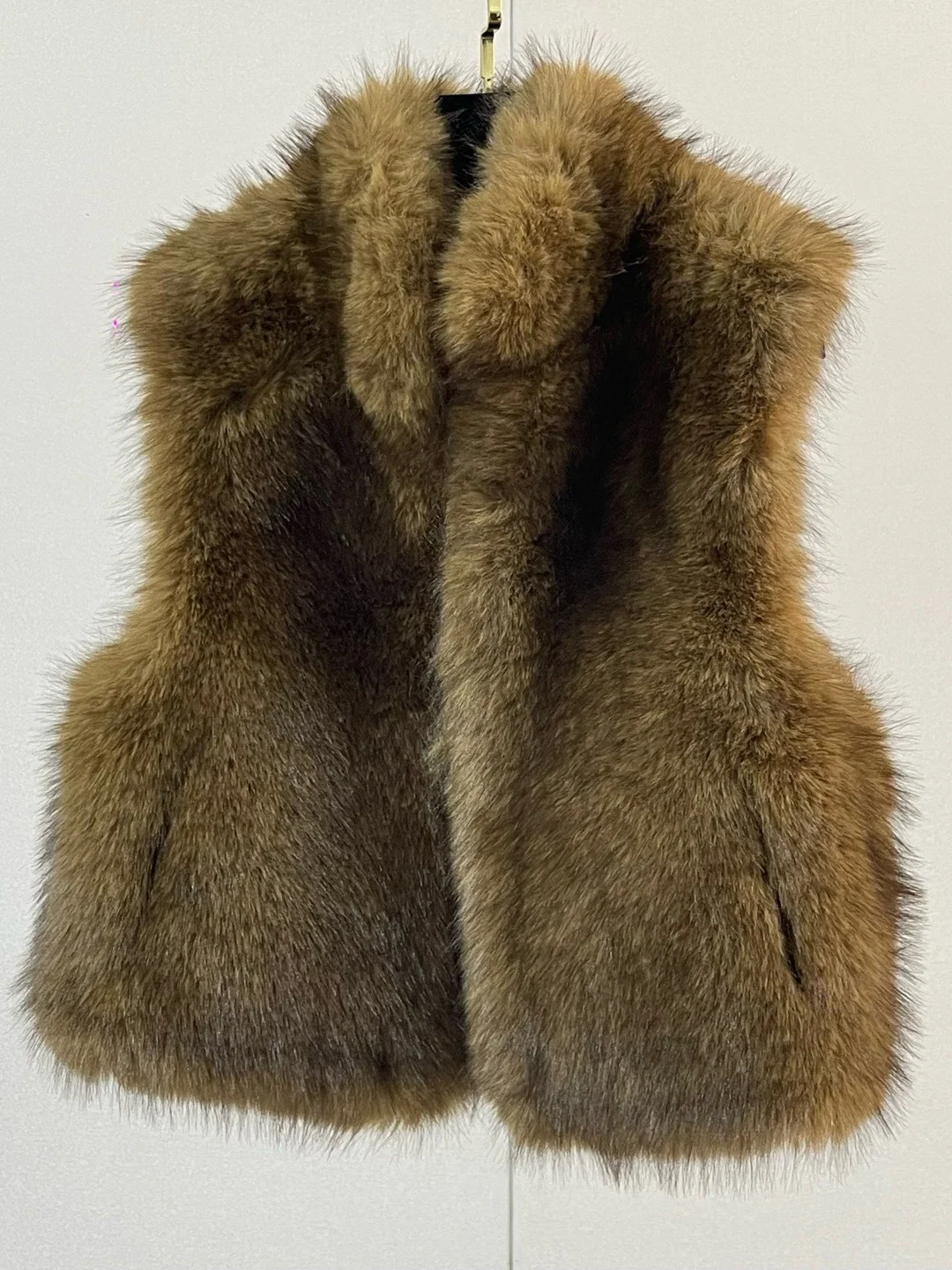 

Women's Fur Vest Anti Fur Vest Top Sleeveless Lapel Design 2026 New Model Soft Warm Fashionable Free Shipping