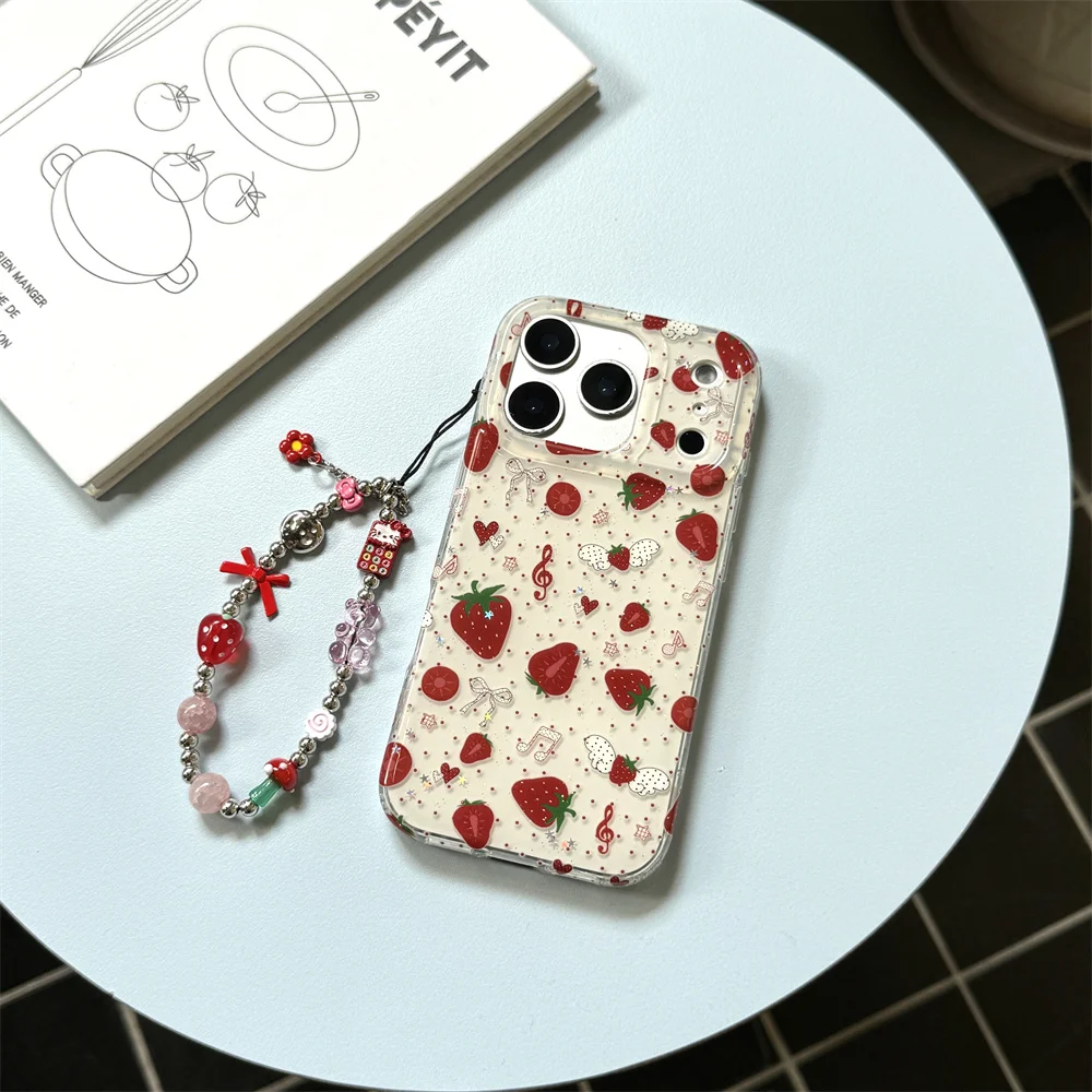 حافظة هاتف لطيفة بأجنحة الفراولة منقطة لهاتف آيفون 14 15 16 برو ماكس 17 برو مع سلسلة Fundas لهاتف أبل 16 ماكس 17