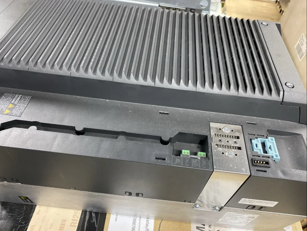 

Новый оригинальный инвертор 6SL3210-1PE22-7AL0 6SL3210-1PE23-3AL0 в наличии Гарантия 1 год 6SL3 210-1PE22-7AL0 6SL3 210-1PE23-3AL0