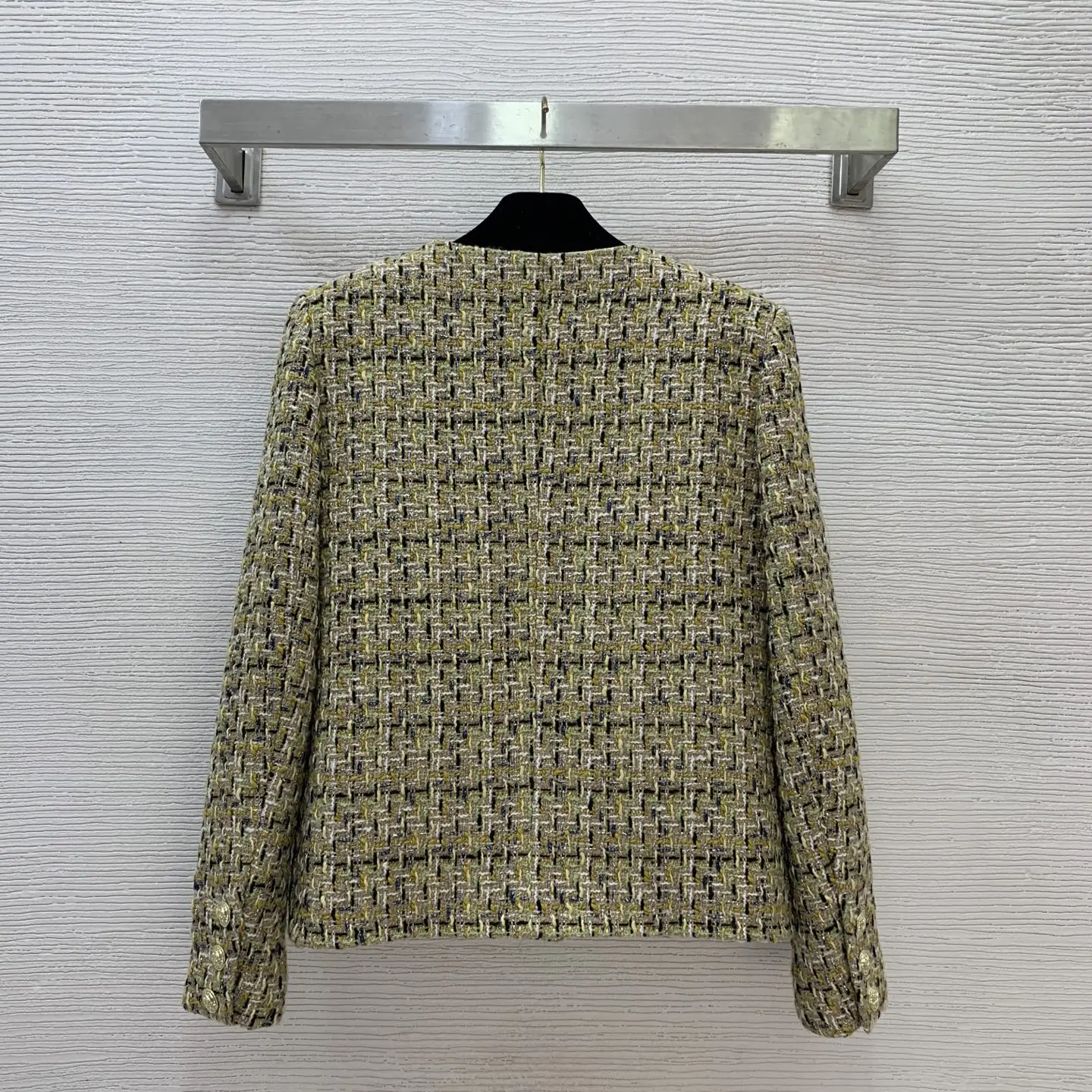 

2025 autumn and winter women's round neck contrasting yarn long sleeved short jacket HL172