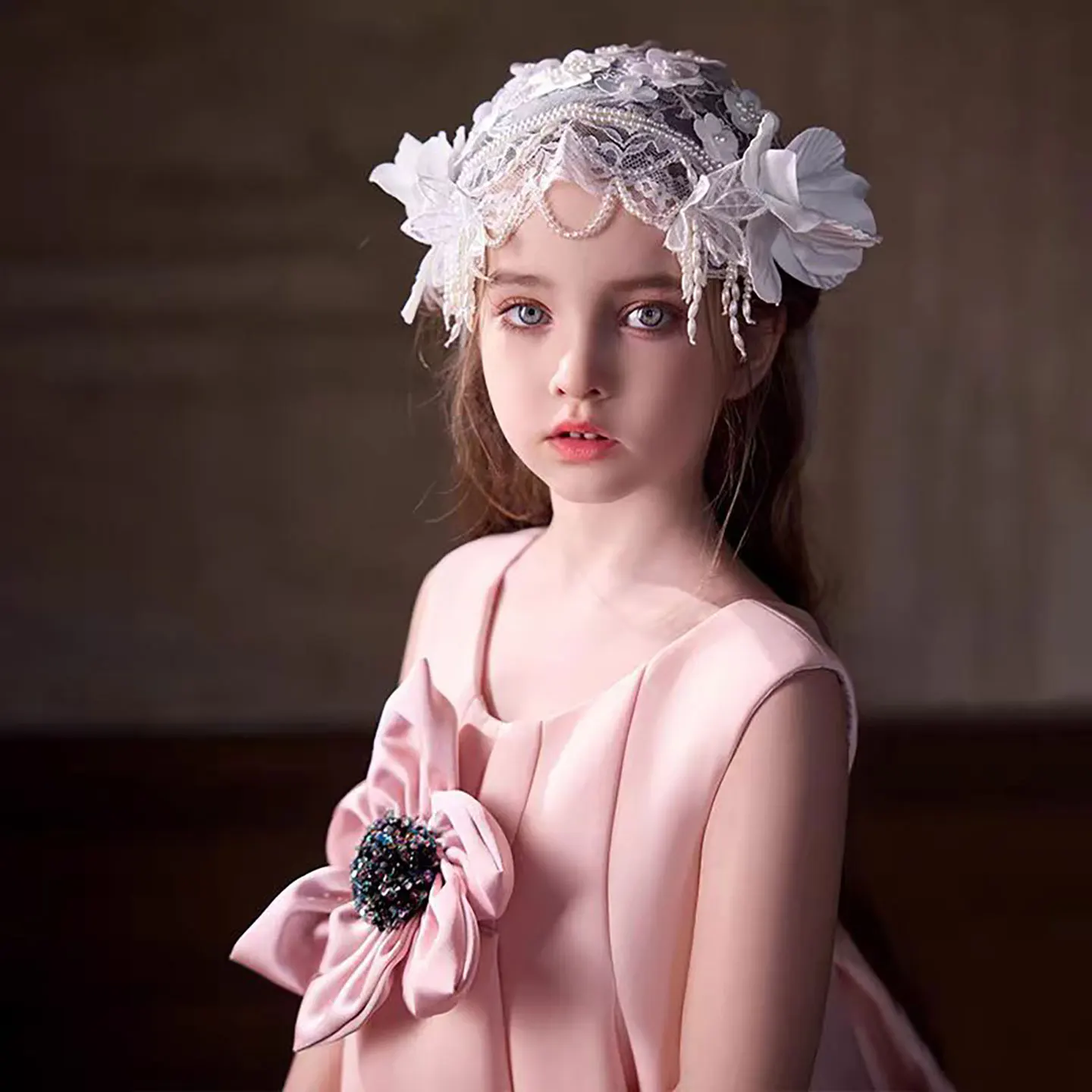 Dreamy Vow D045 élégant col rond a-ligne sans manches Applique Satin fleur fille robe de mariage fête d'anniversaire robe irrégulière 2025