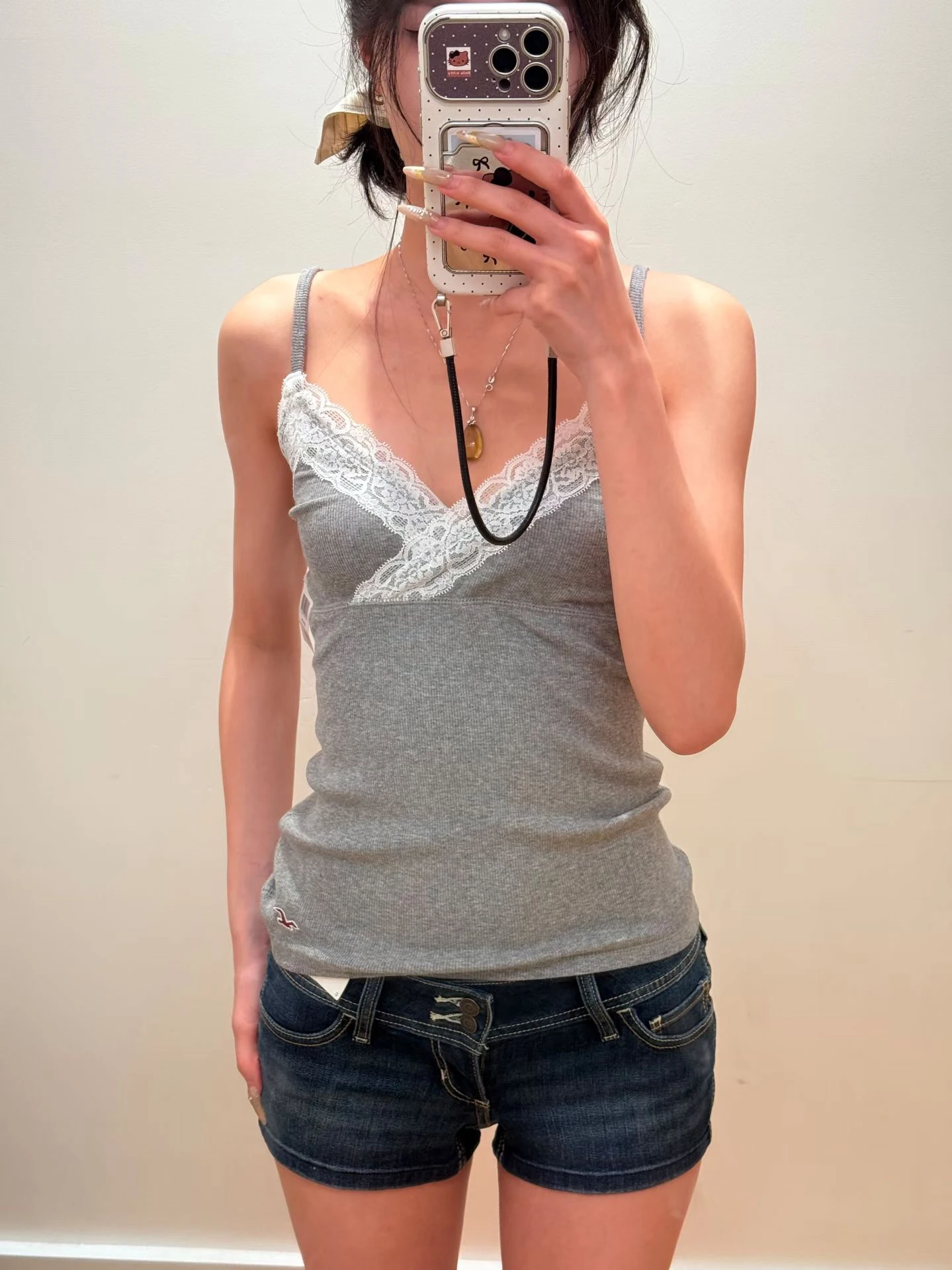 Damen Sommer Mode Lässiges Spitzenbesetztes V-Ausschnitt Crop Top Y2K Sexy Camis Strand Ärmelloses Shirt 2000er Jahre Camisole Kleidung – Detail 3