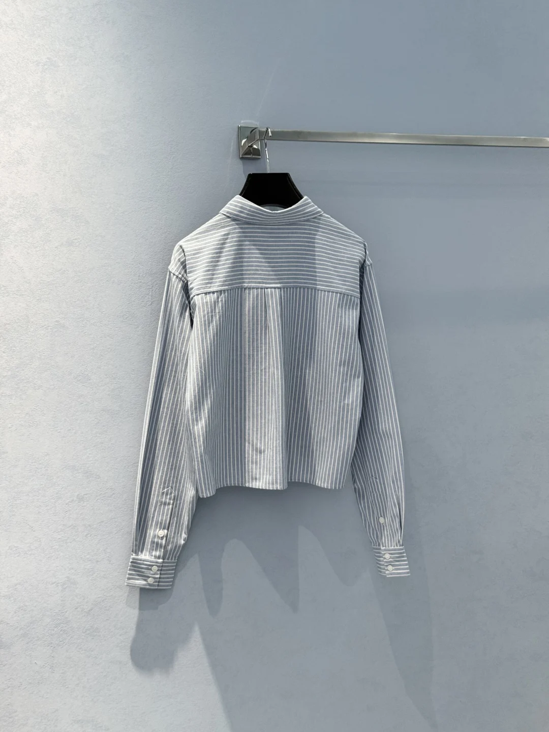 

2025 Summer Women's Flower Embroidered Striped Shirt Pocket Fine Embroidered Blue and White Stripes All Cotton Material 135