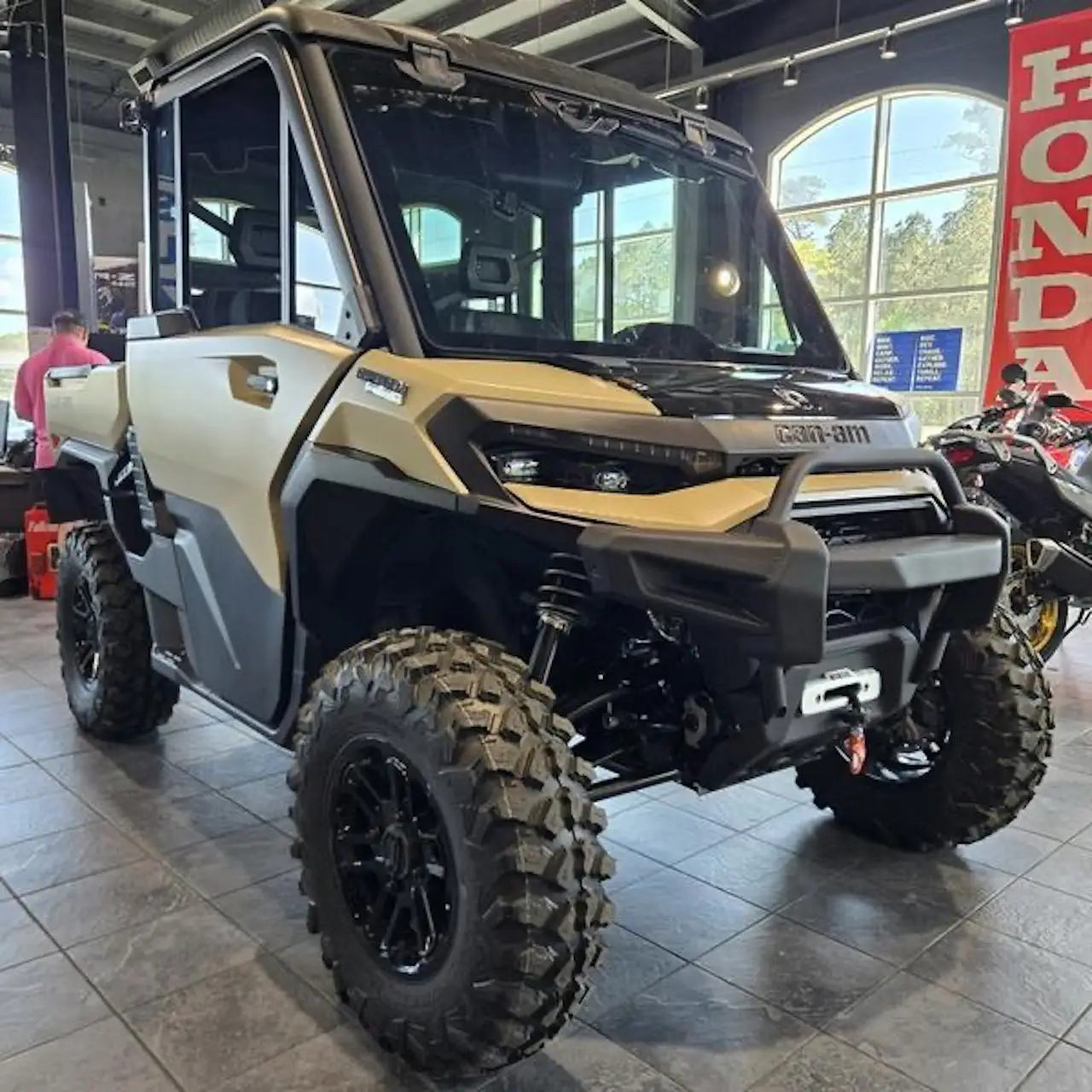 2026 C-a-n-Am D-e-f-e-n-der MAX Limited HD11 Desert Tan & Carbon Black