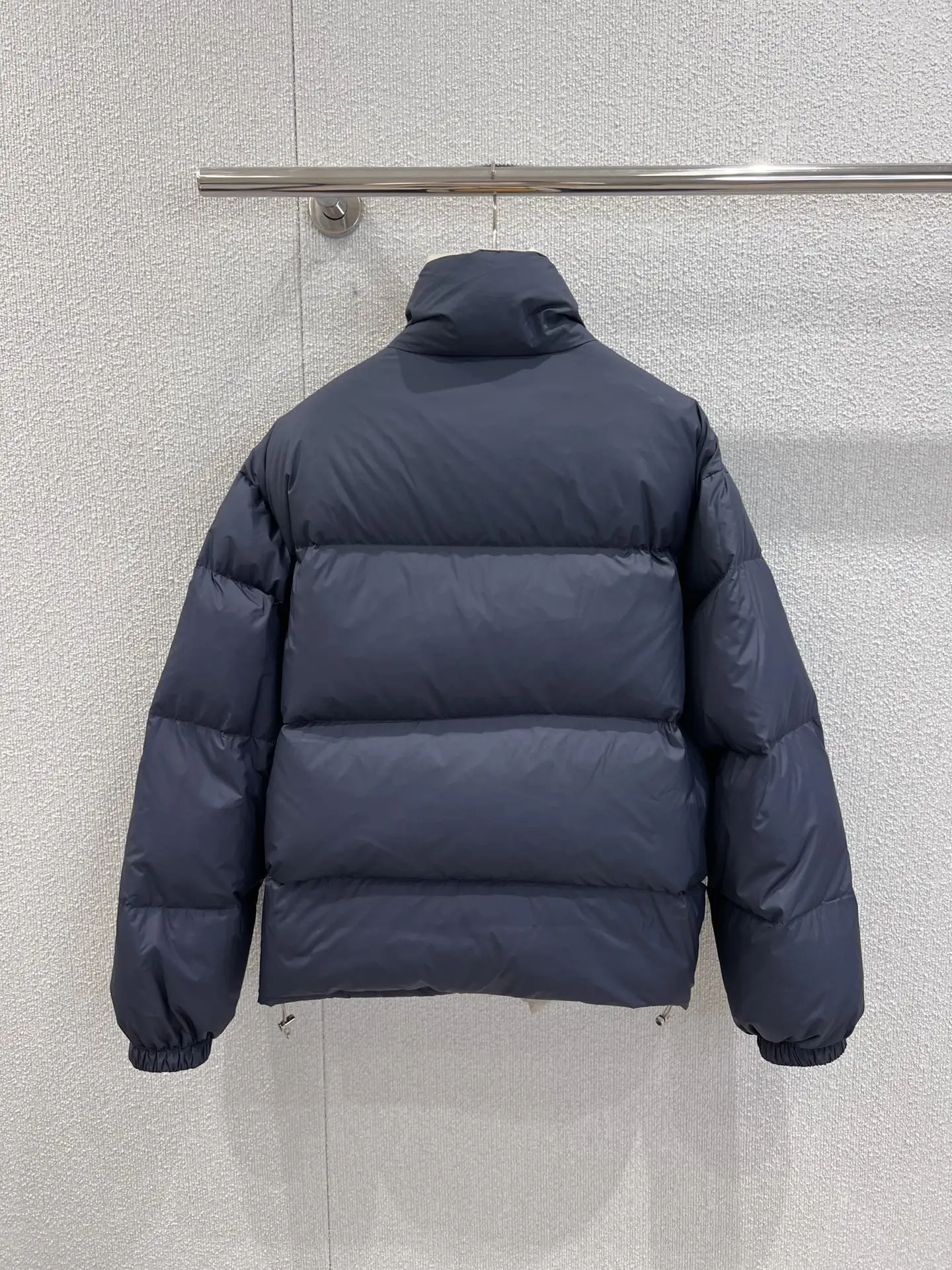 2025 겨울 신제품 양면 다운 재킷 딥 블루와 베이지 양면 디자인 조절 가능한 드로스트링 497