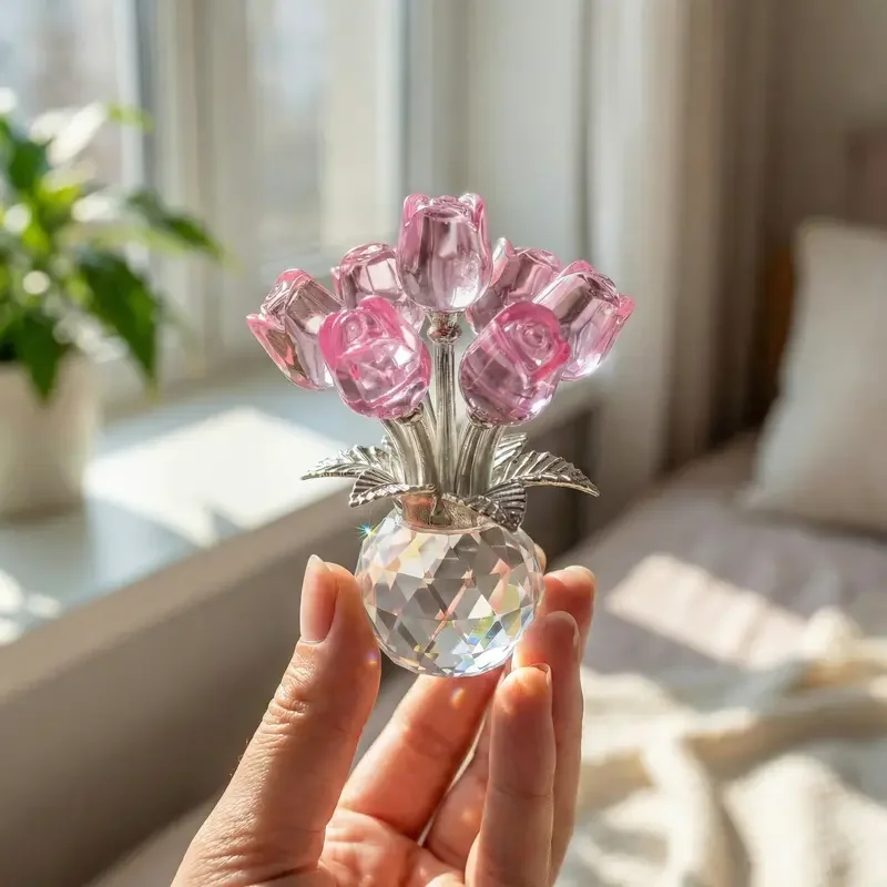 Bunte Kristallrosen-Blumenfigur mit Vase – Handgefertigter K9-Kristallstrauß als Schreibtischdekoration und Geschenk für Frauen zum Vatertag – Detail 5