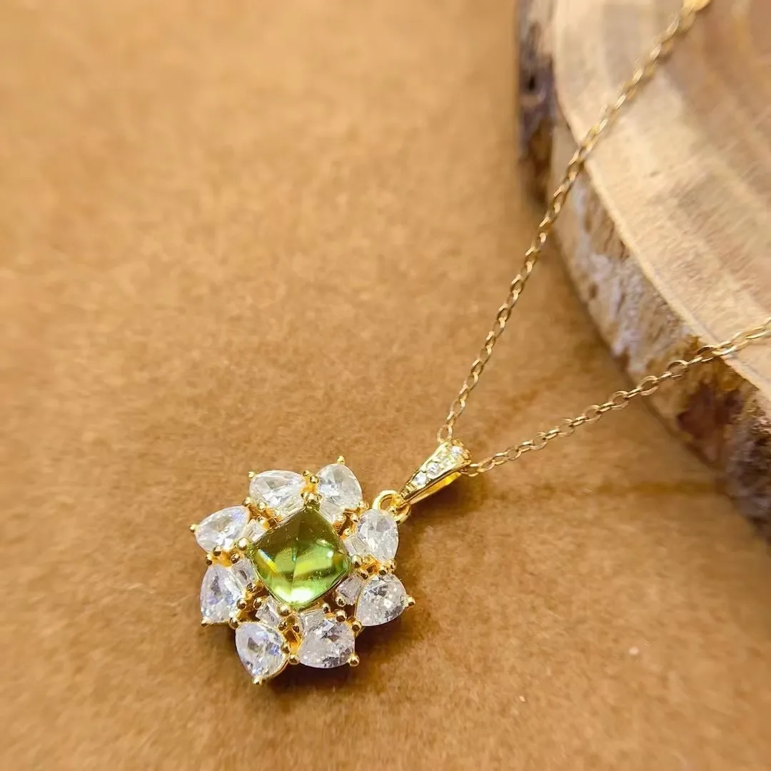 Natural Fresh Green Peridot Women's Pendant S925 Pure Silver Electroplated 18K gold as a Birthday Party Gift for Girlfriend