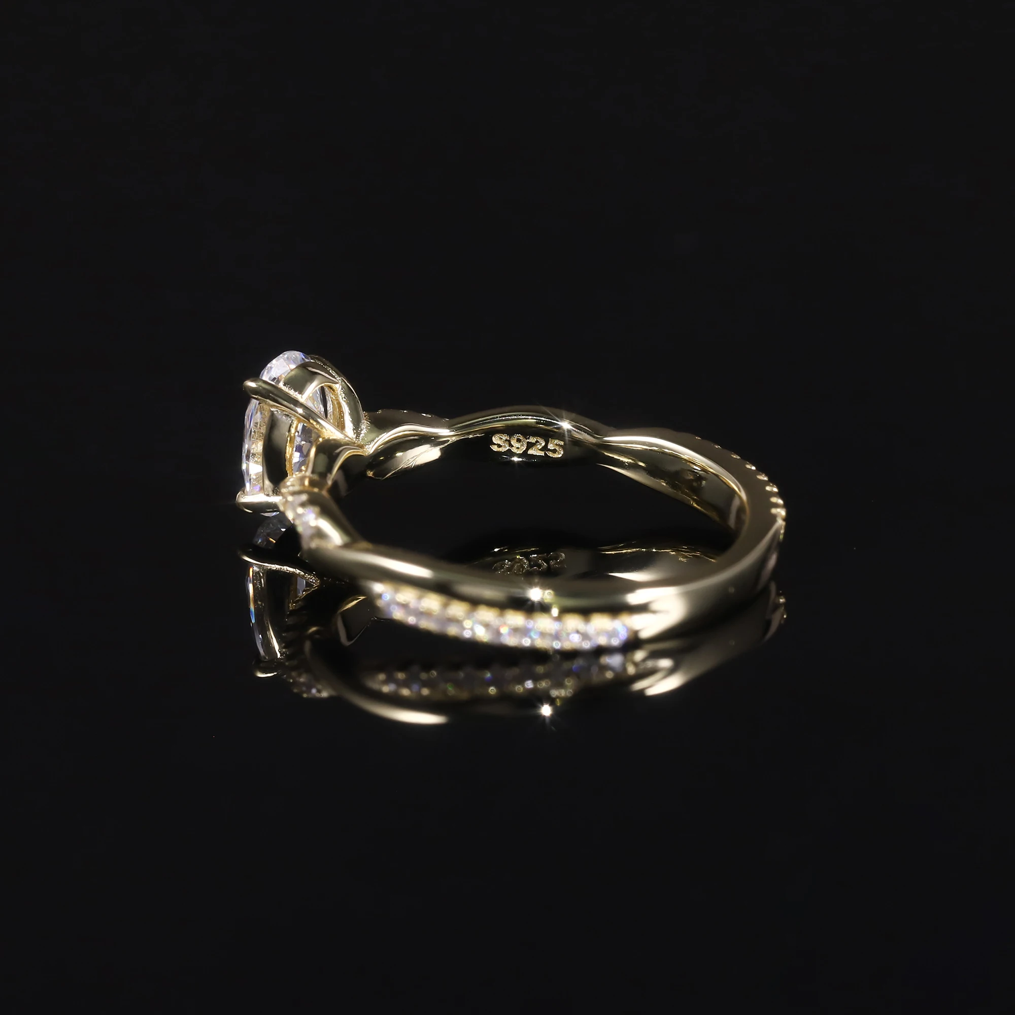 GEM'S BALLET 1.0CTW5x7mm البيضاوي صغيرتي الملتوية الكرمة مويسانيتي خاتم الخطوبة 18 كيلو مطلية بالذهب 925 الفضة الاسترليني