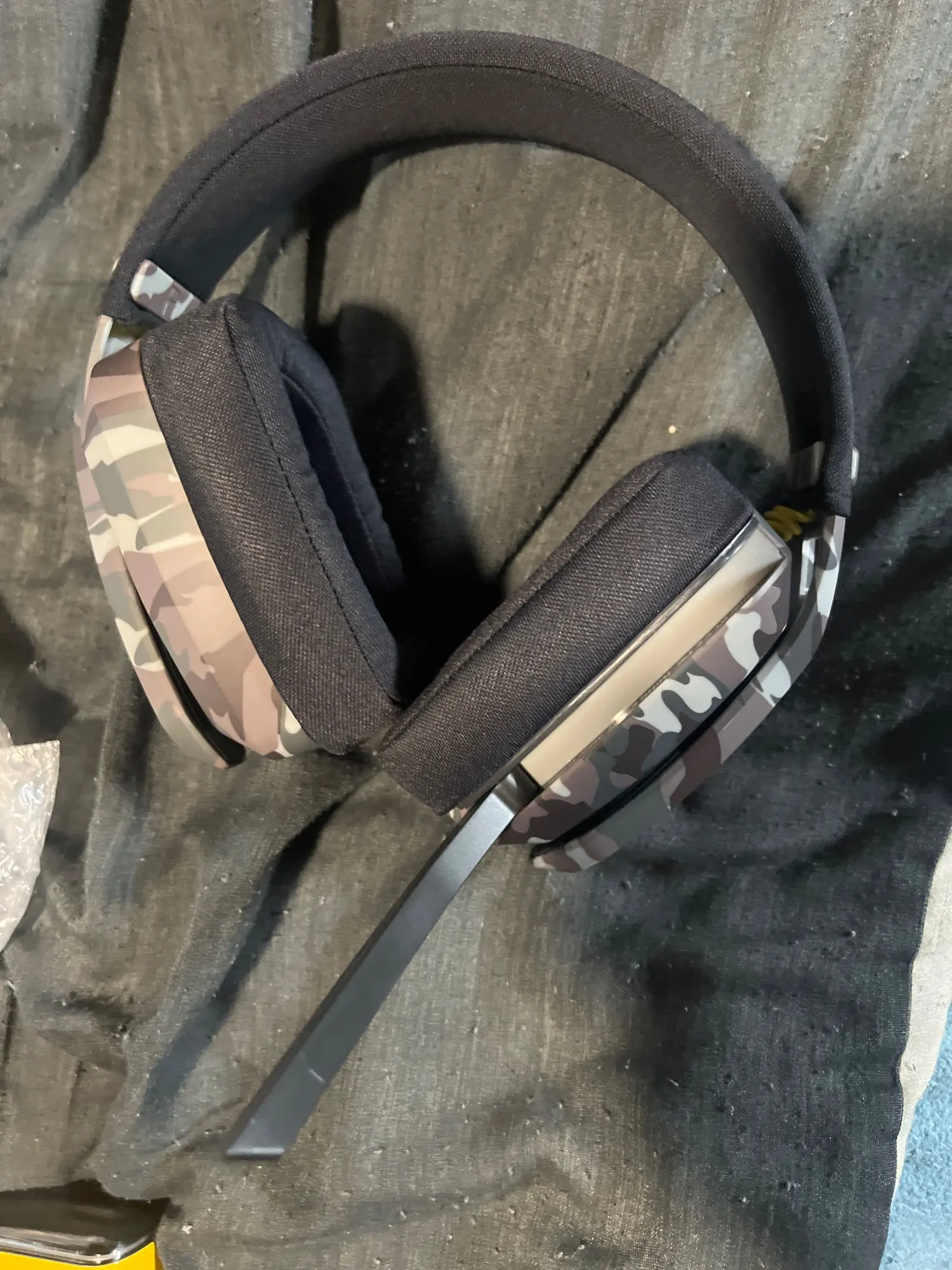 BINNUNE 2.4GHz Wireless Gaming Headset with Mic for PS5 PS4 PC Mac Playstation Bluetooth Gaming Headset with Microphone photo review