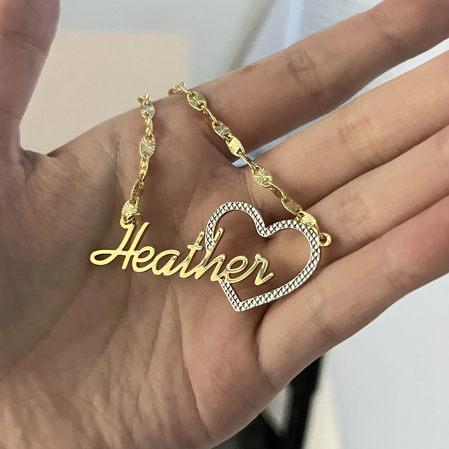 

Customized Two-color Heart Name Necklace Personalized Stainless Steel 18K Gold-Plated Necklace Mother's Day Gift for Mom Jewelry