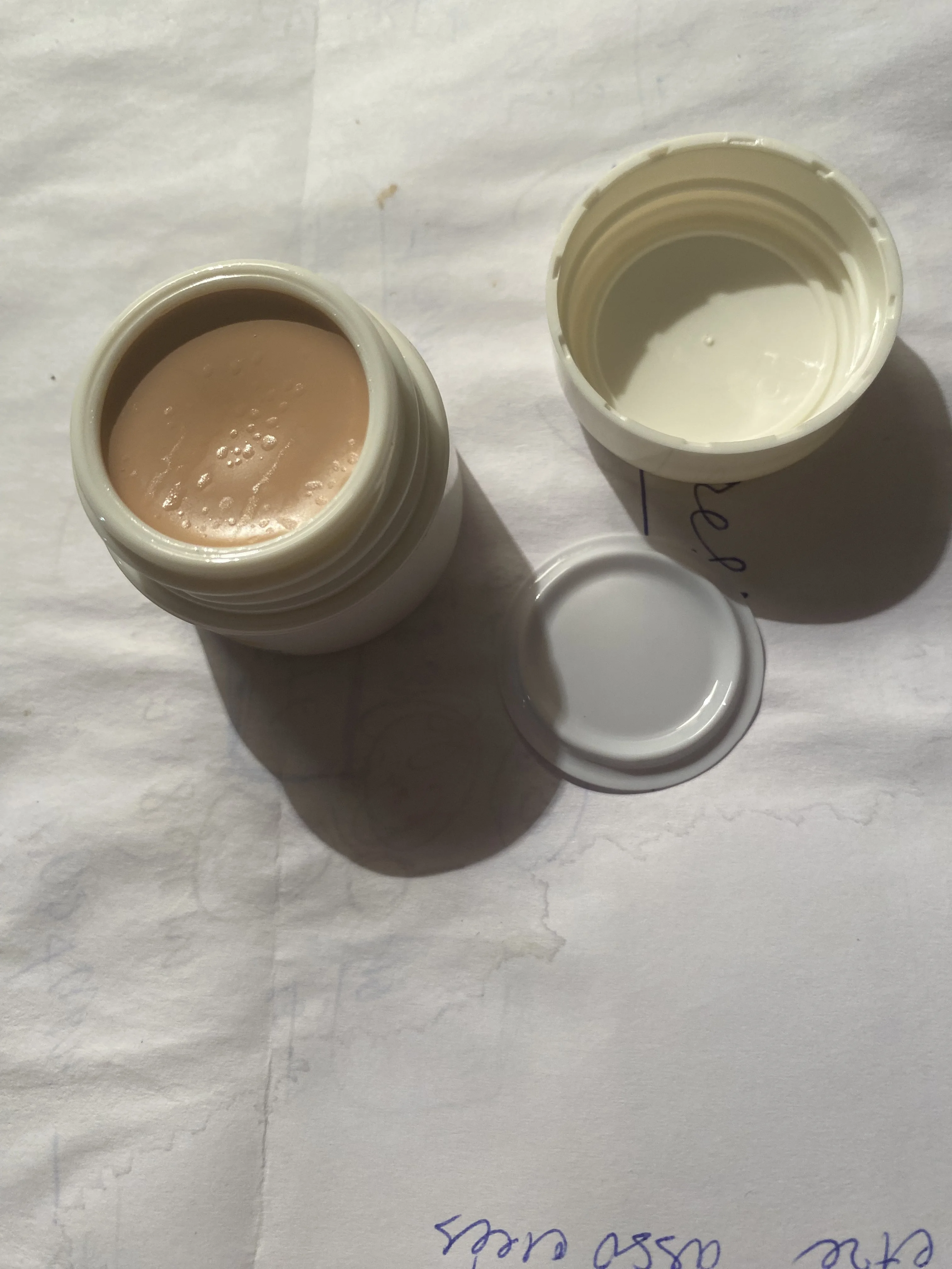Waterproof and Long-lasting High Concealer That Perfectly Covers Scars, Dark Spots and Tattoos for a Flawless Skin Look Makeup photo review