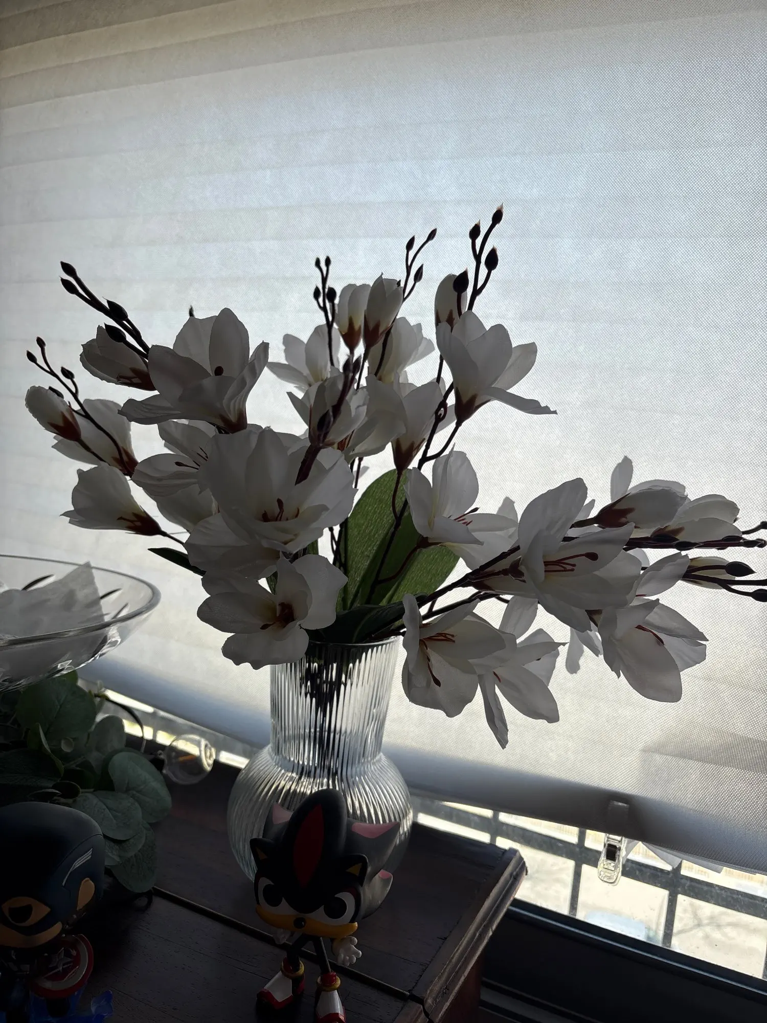 High Quality 5 Forks 20 Head Artificial Magnolia Flower For Home Living Room Table Decoration Bride Wedding Party Flower Bouquet photo review