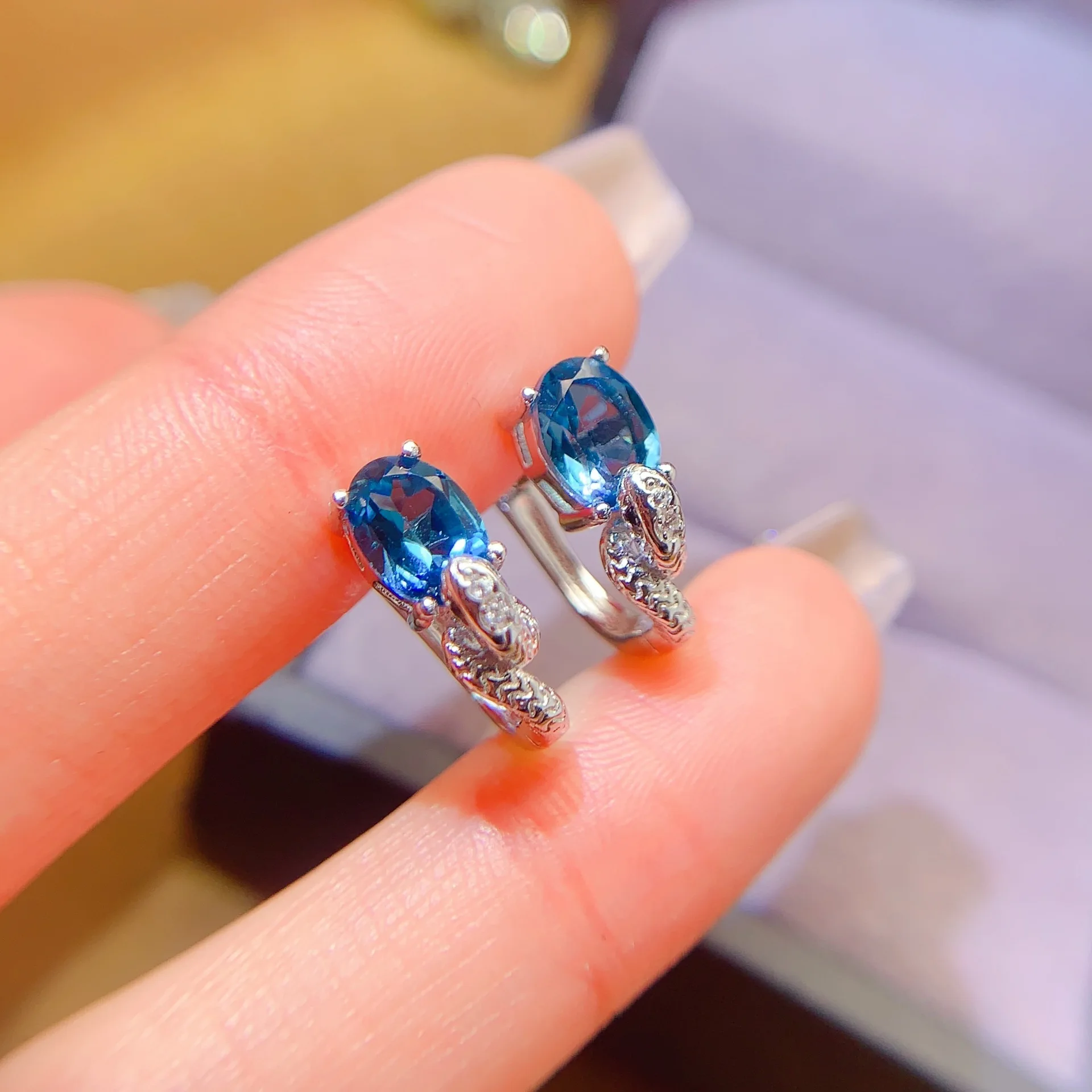 KJJEAXCMY غرامة مجوهرات أقراط نسائية 925 فضة أقحم الطبيعية الأزرق توبا حجر 5x7 مللي متر مطلي 18K الذهب الأبيض صديقة