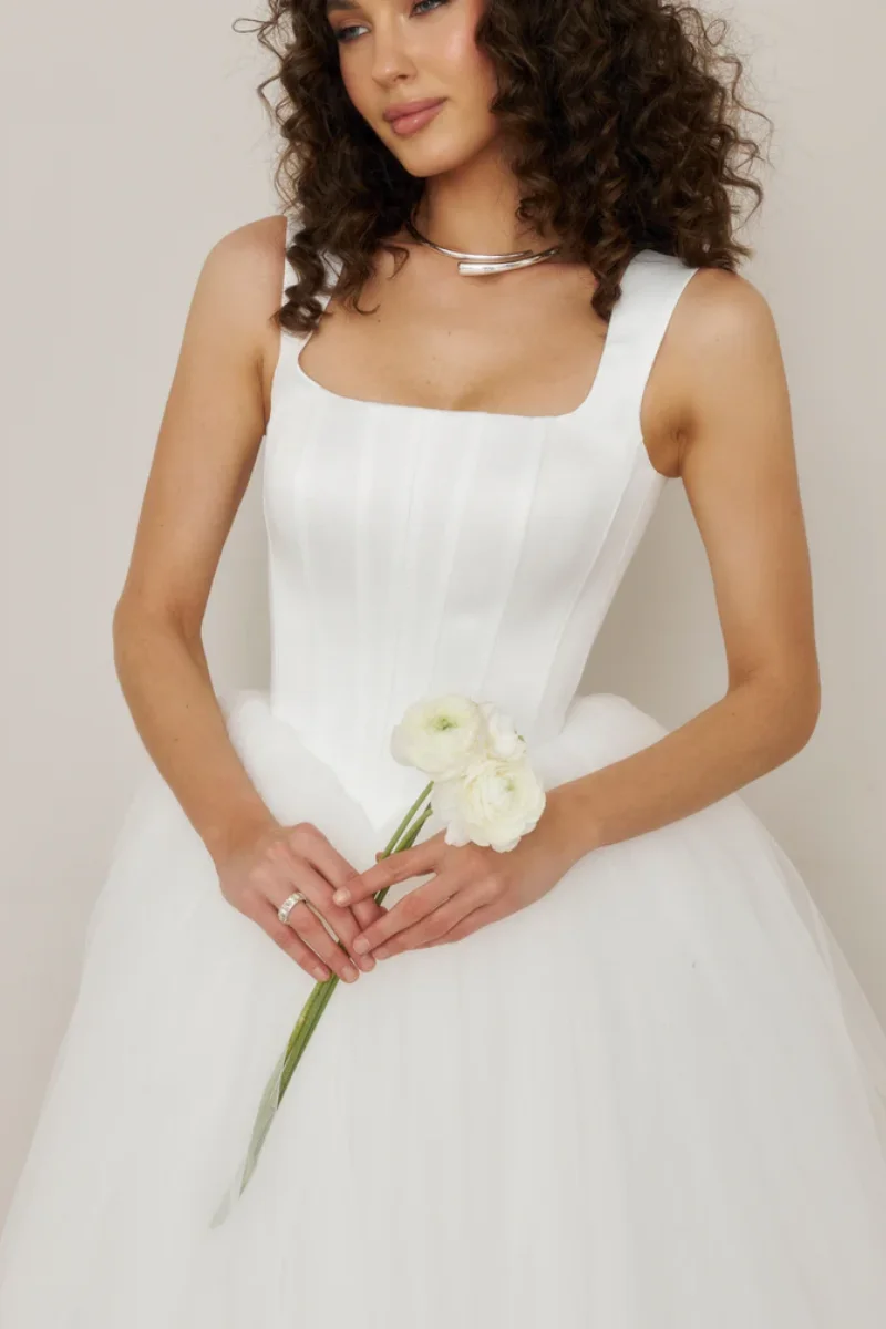 Annie Fishbone SLIM FIT ชุดราตรีสีขาว Tulle Mop ชุดราตรี A-Line Corset โอกาสพิเศษ PARTY Dresses FBساتة
