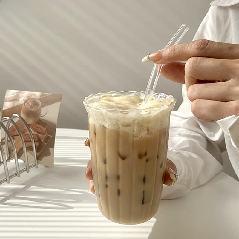 Transparente gerippte Latte Kaffeetasse Cocktail gläser vertikale Körnung Phnom Penh Glas Wasser