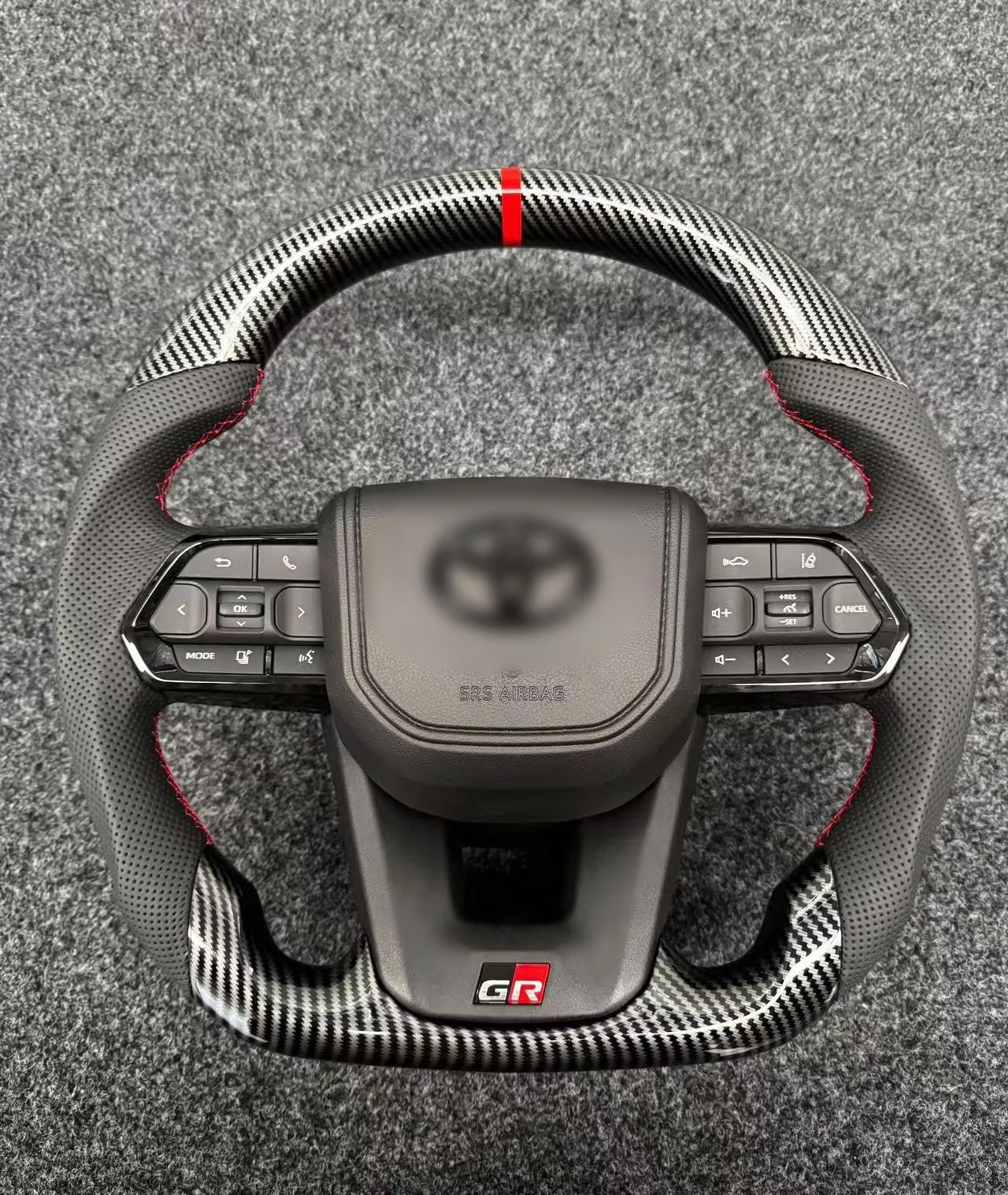 

Suitable for LC Alpha 80 series Hilux Land Cruiser Crown Carbon Fiber Steering Wheel