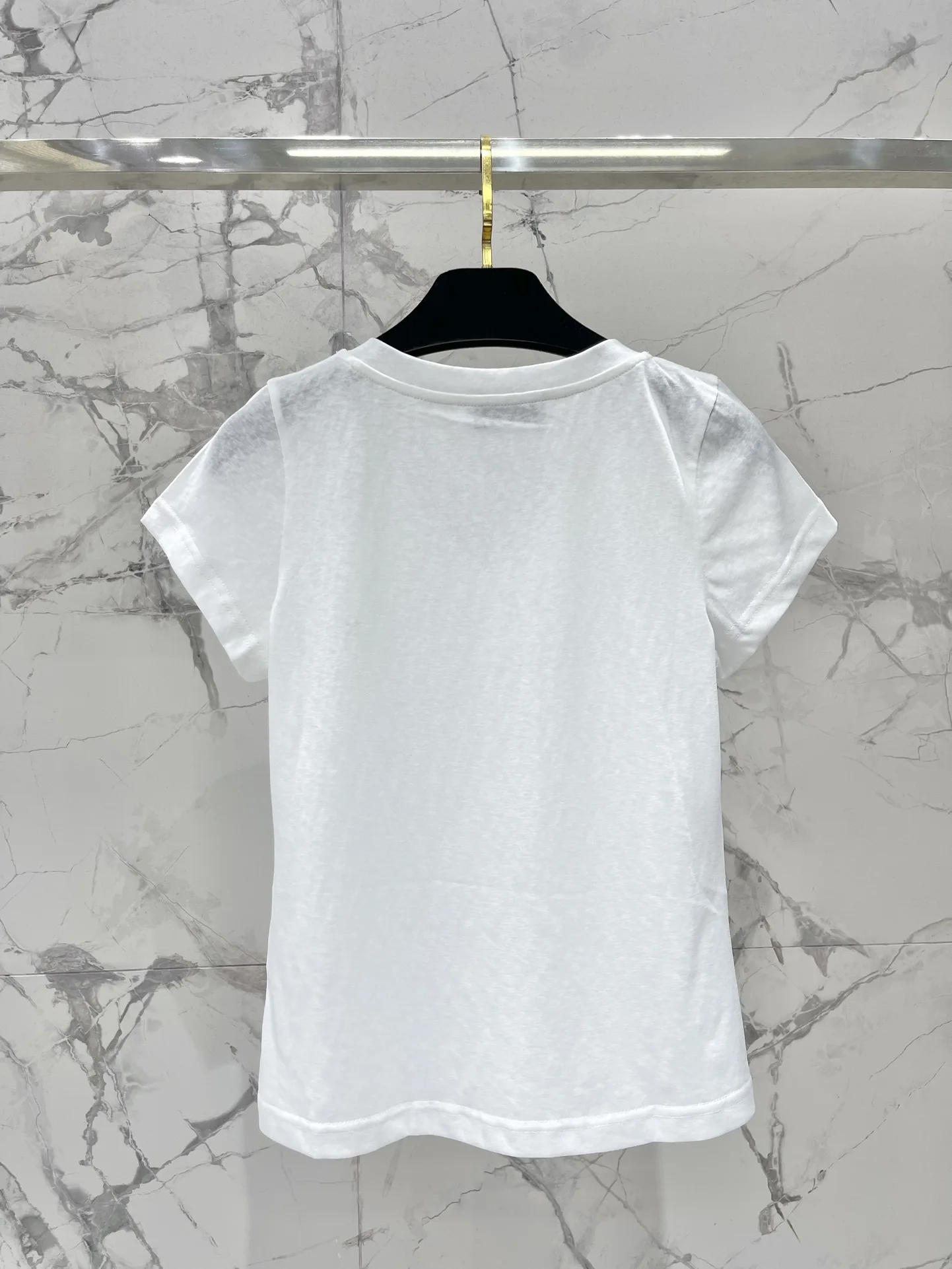 

25 Summer New V-neck Loose Breathable Simple Comfortable Classic Women's Two-color Short Sleeve