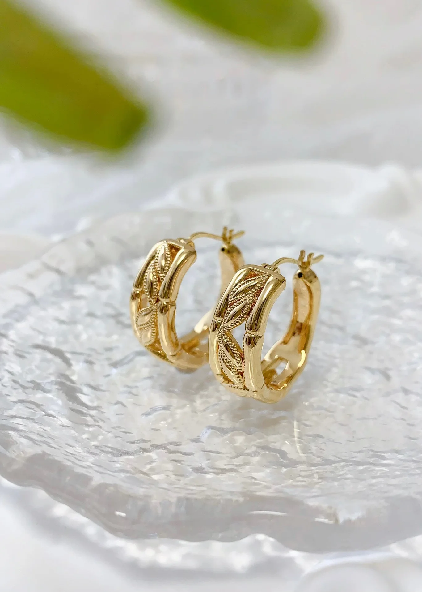 MADALENA SARARA 18K Gold Willow leaf shape Circle Style Women Earrings