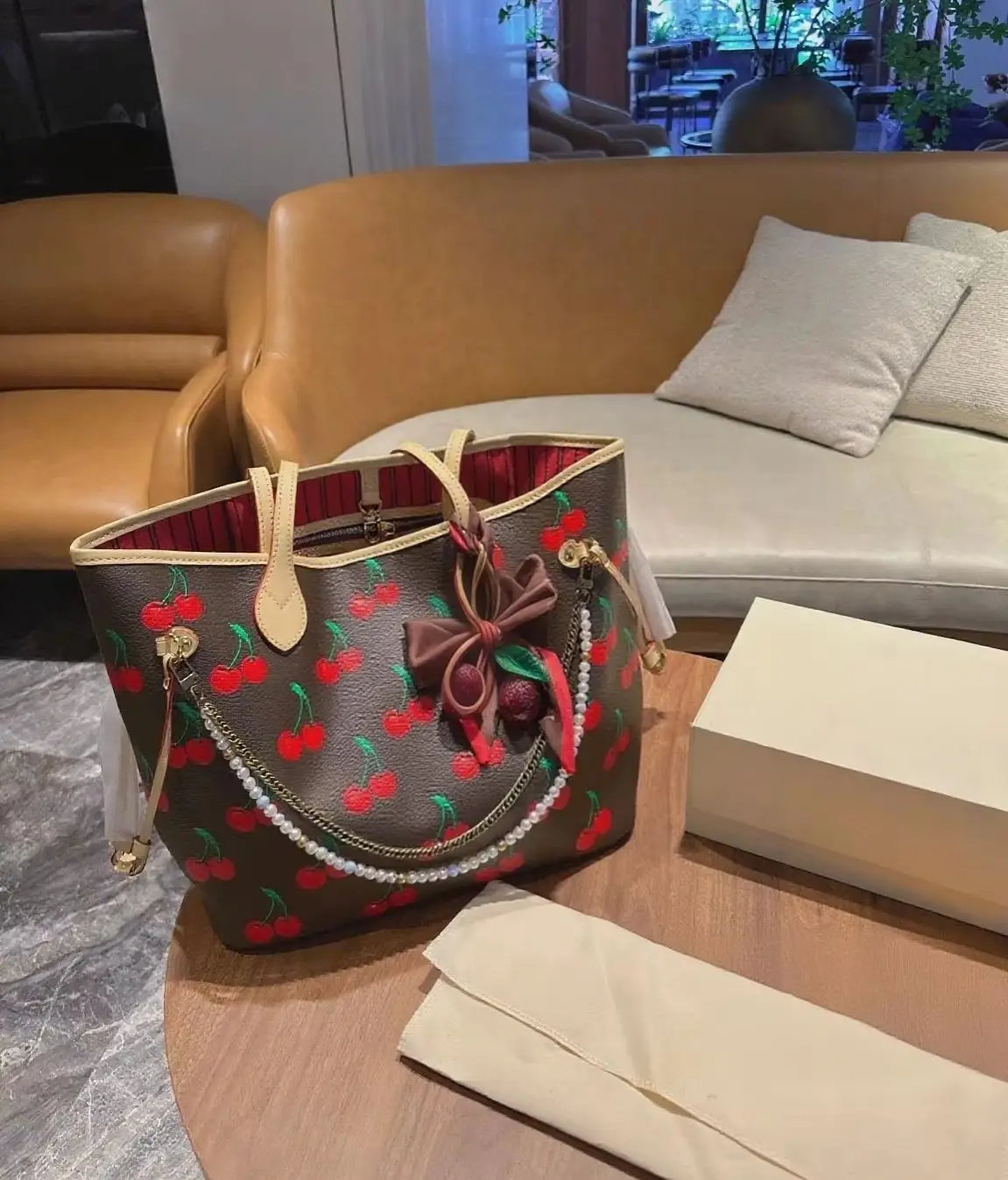 

2025 New Design Exquisite Fashion Versatile High Quality Classic Fashion Women's Bag HL90