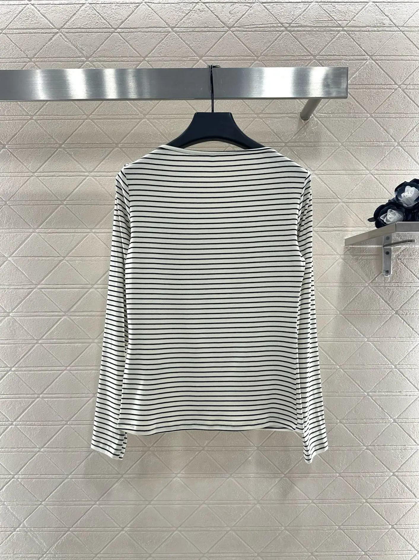 

2025 Women's Striped Rayon Top Scoop Neck Long Sleeve Bodycon Shirt Slimming Clavicle Show Basic Tee