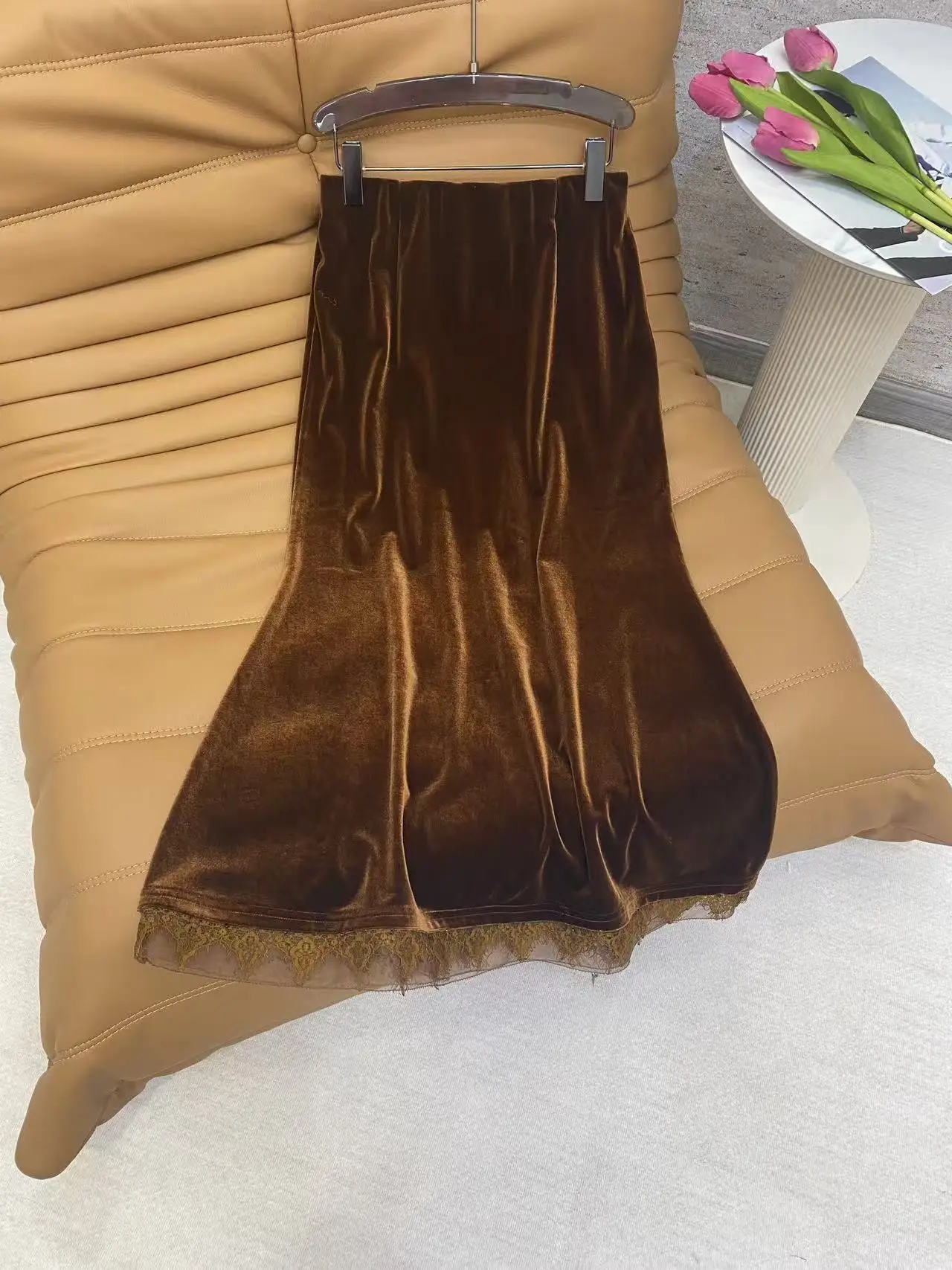 

Новая женская бутиковая бархатная полуюбка «рыбий хвост» с металлической пряжкой с высокой талией и сетчатым сращиванием по краю