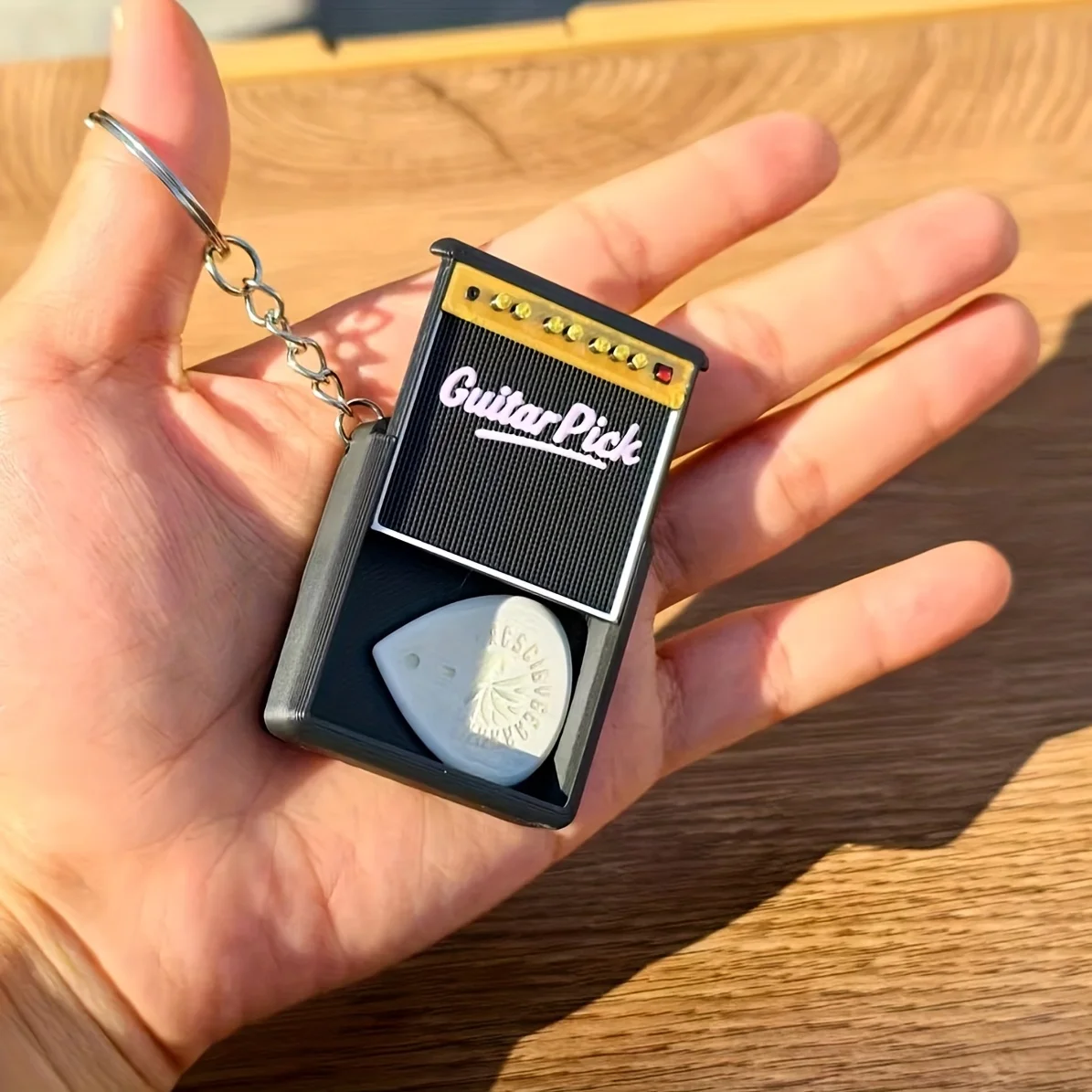 Guitar Pick Storage Box Keychain Portable Pick Holder Retro Speaker Design Creative 3D Printed Anti-Loss Pick Clip Personalized Trendy Music Accessory Gift for Guitar, Bass, and Ukulele Enthusiasts