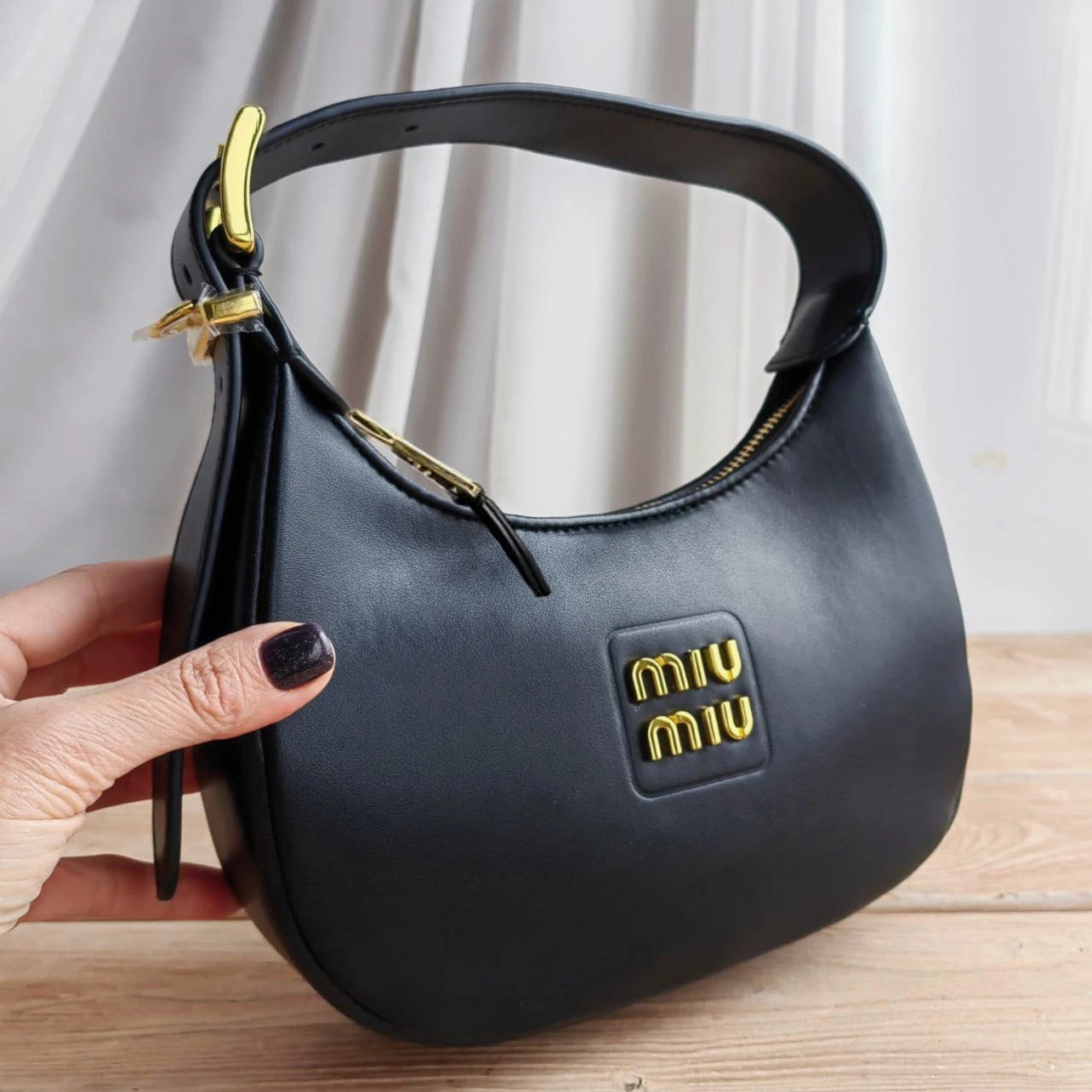 ショルダーバッグ MIUMIU BOA LEATHER SACOCHE SHOULDER BAG MIU MIU - MIUMIU BOA LEATHER SACOCHE SHOULDER BAGの通販 by まるの