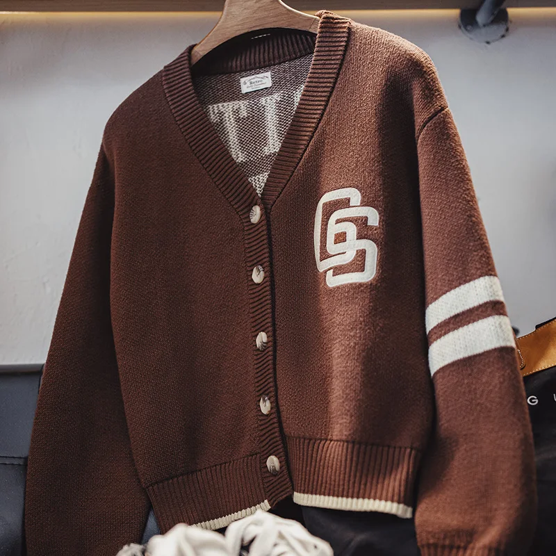 Damski luźny sweter z dzianiny w stylu vintage z obniżonymi ramionami, dekoltem w serek, zapinany na jeden guzik, casualowy, jesienno-zimowy top damski.