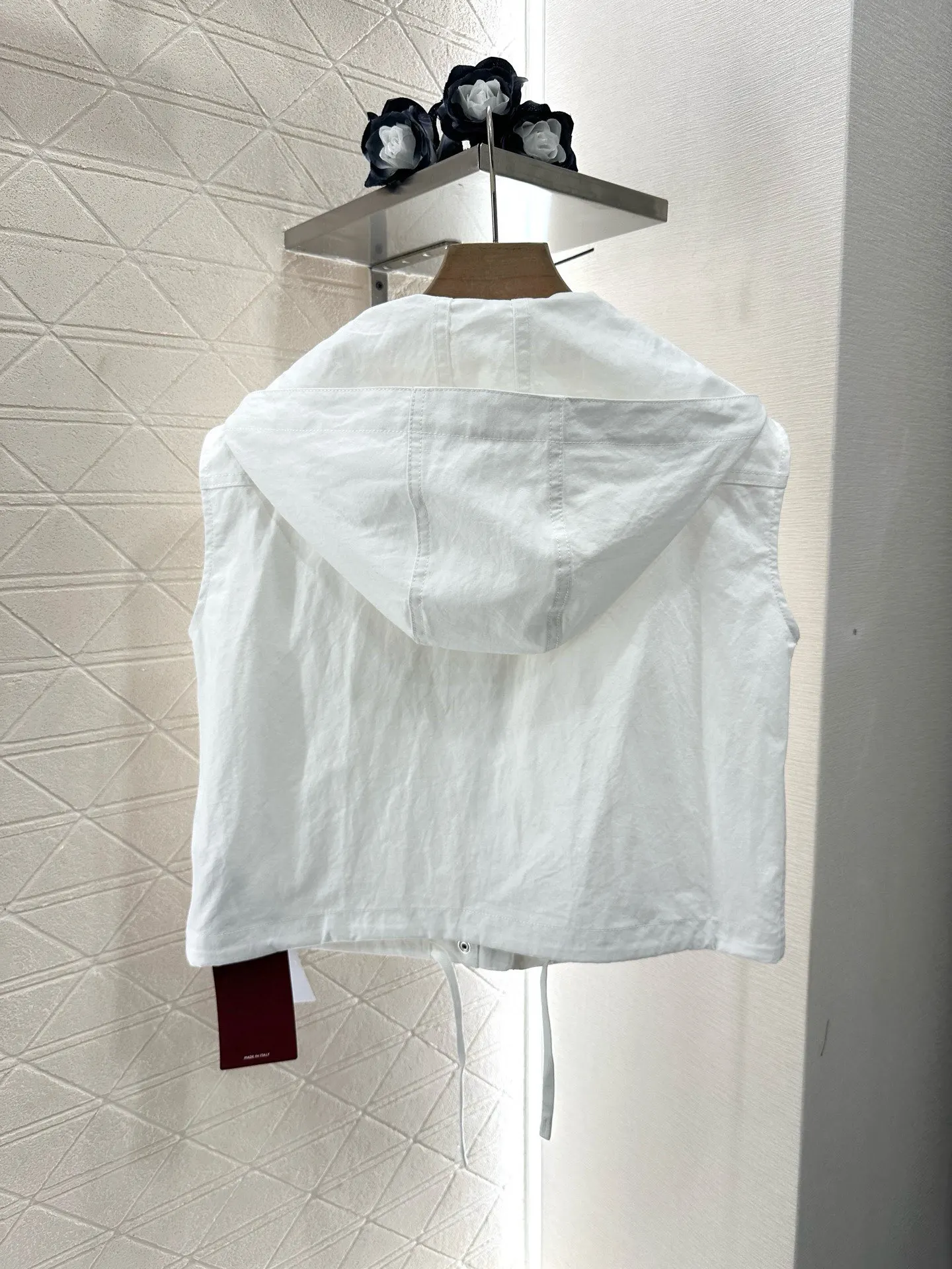 

Spring and Summer New White Hooded Flip Vest Pants Set