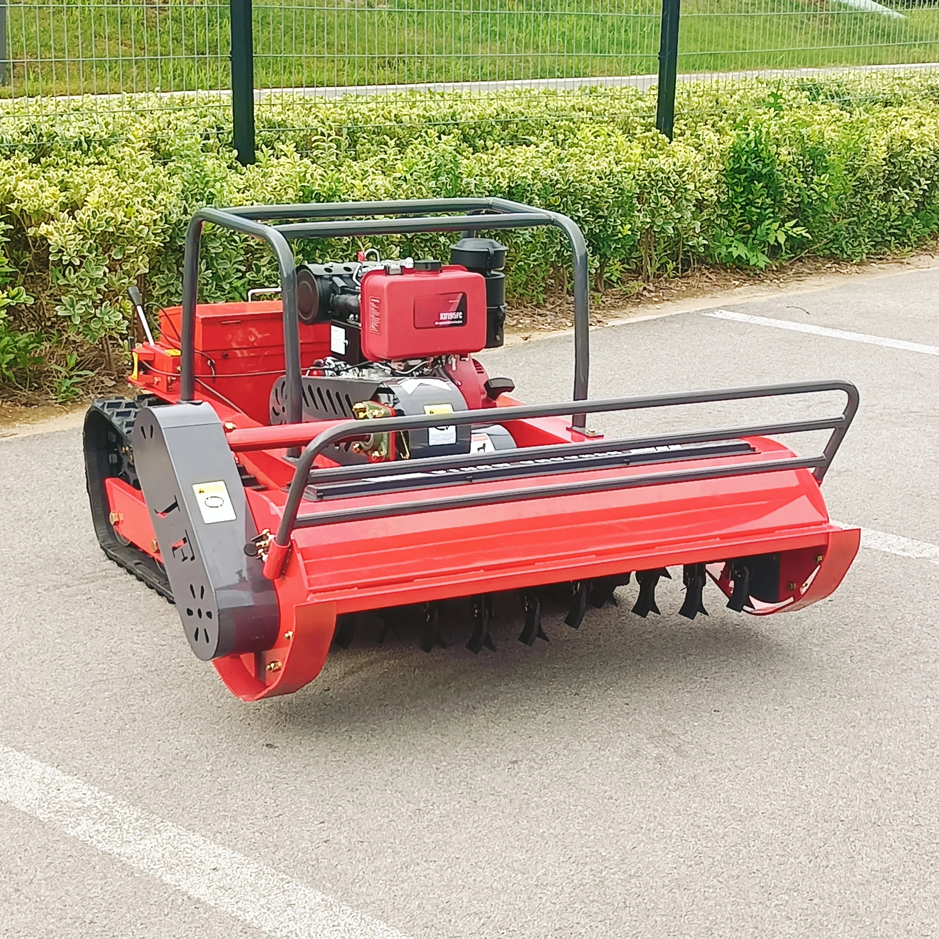 Diesel Engine Small Robot Grass Cutter Cutting Width 800mm 1000mm 1200mm Remote Control Crawler Lawn Mower