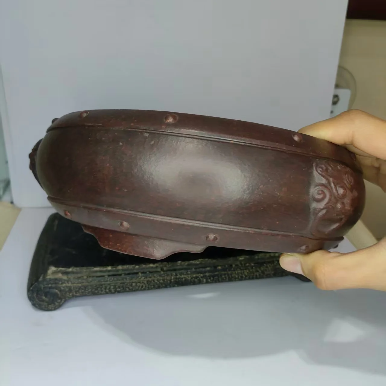 Yixing Unglazed Old Red Bonsai Pot Carving Lion Heads with Nail Desgin