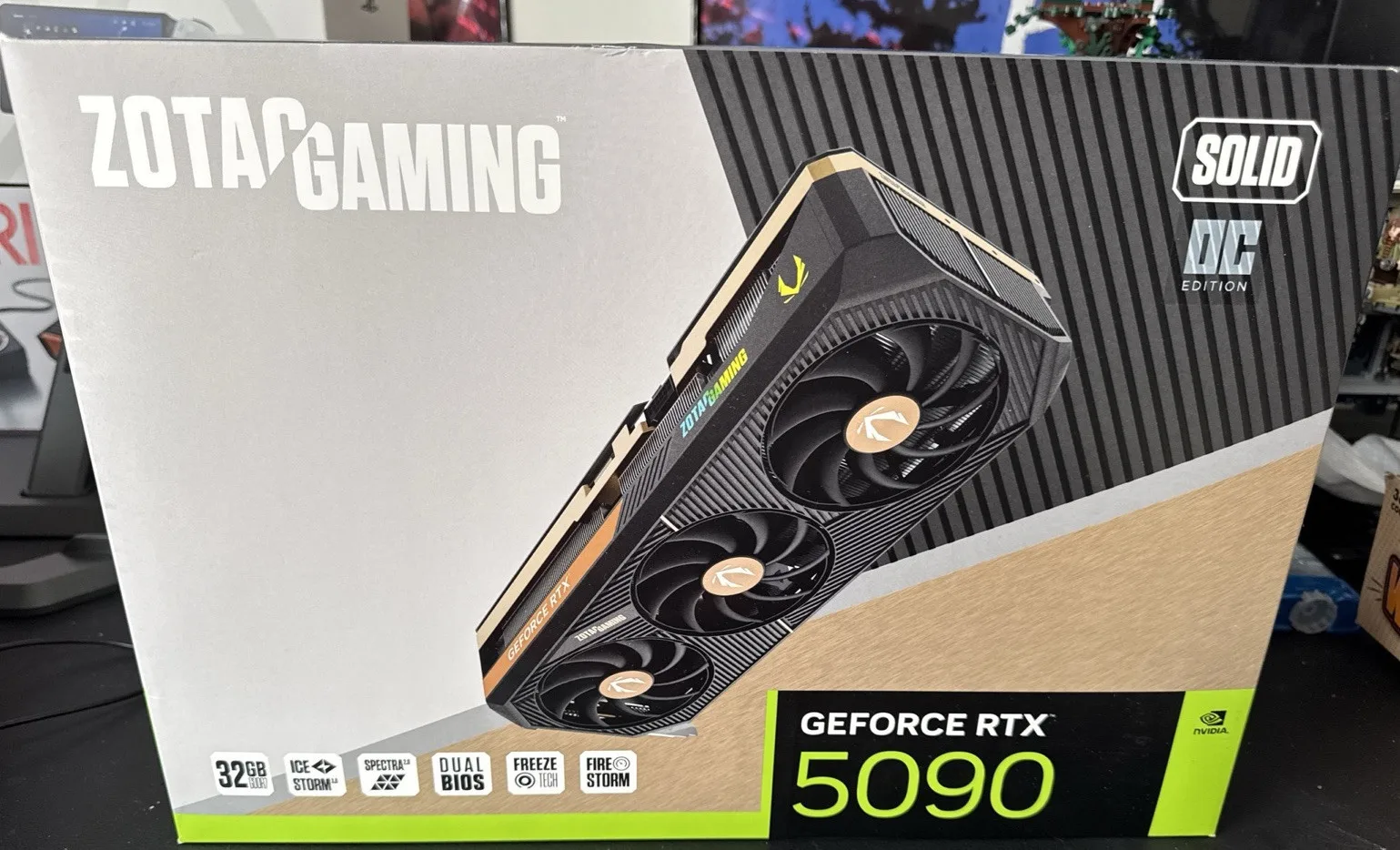 AUTHENTIC! ZOTAC RTX 5090