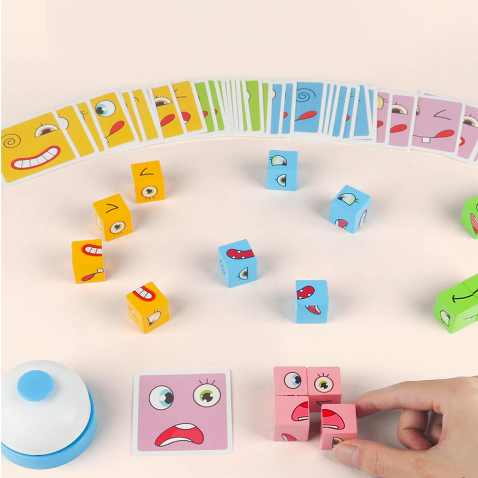 บล็อกไม้มอนเตสซอรี่จับคู่สีสันและเปลี่ยนหน้าตัวละคร พร้อมการ์ดเกม 40 แบบ ของเล่นเสริมพัฒนาการสำหรับเด็ก